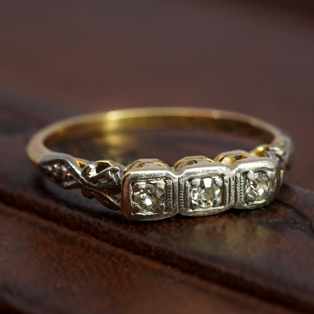 Vintage 18ct Yellow Gold & Platinum Diamond Trilogy Ring Size J 1/2 #65251 Vintage 18ct Yellow Gold & Platinum Diamond Trilogy Ring Size J 1/2 #65251 - Image 3