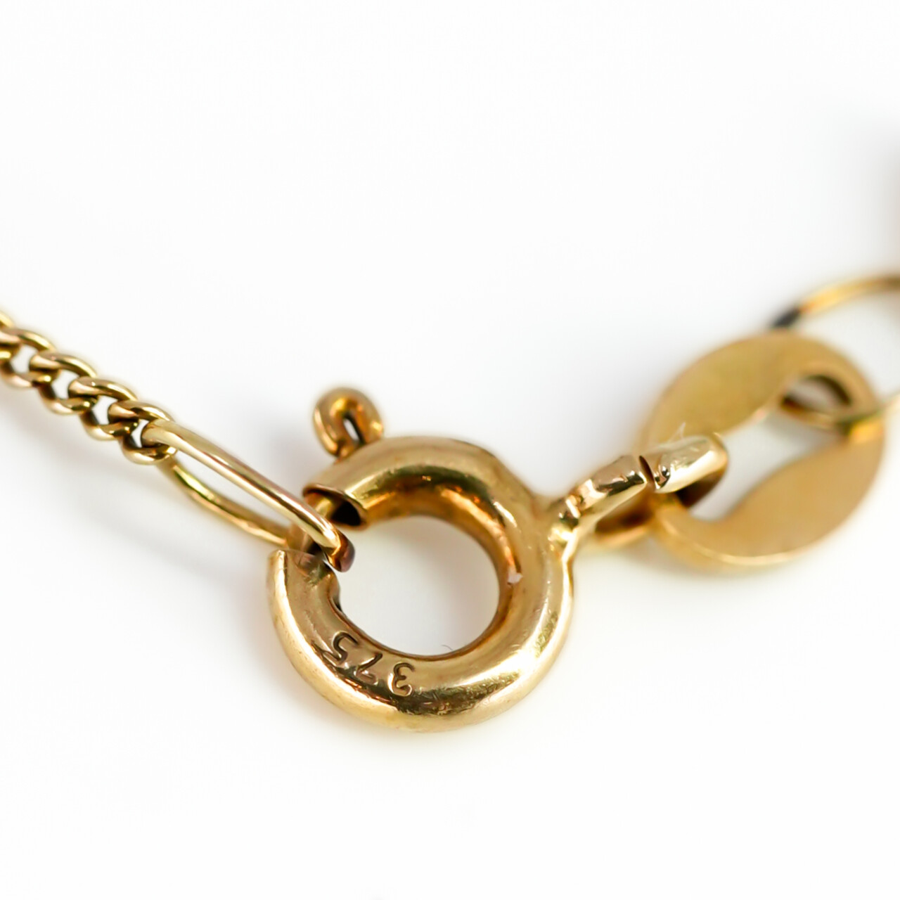9ct Yellow Gold Fine Curb Link Chain Necklace 45cm #65751 9ct Yellow Gold Fine Curb Link Chain Necklace 45cm #65751 - Image 4