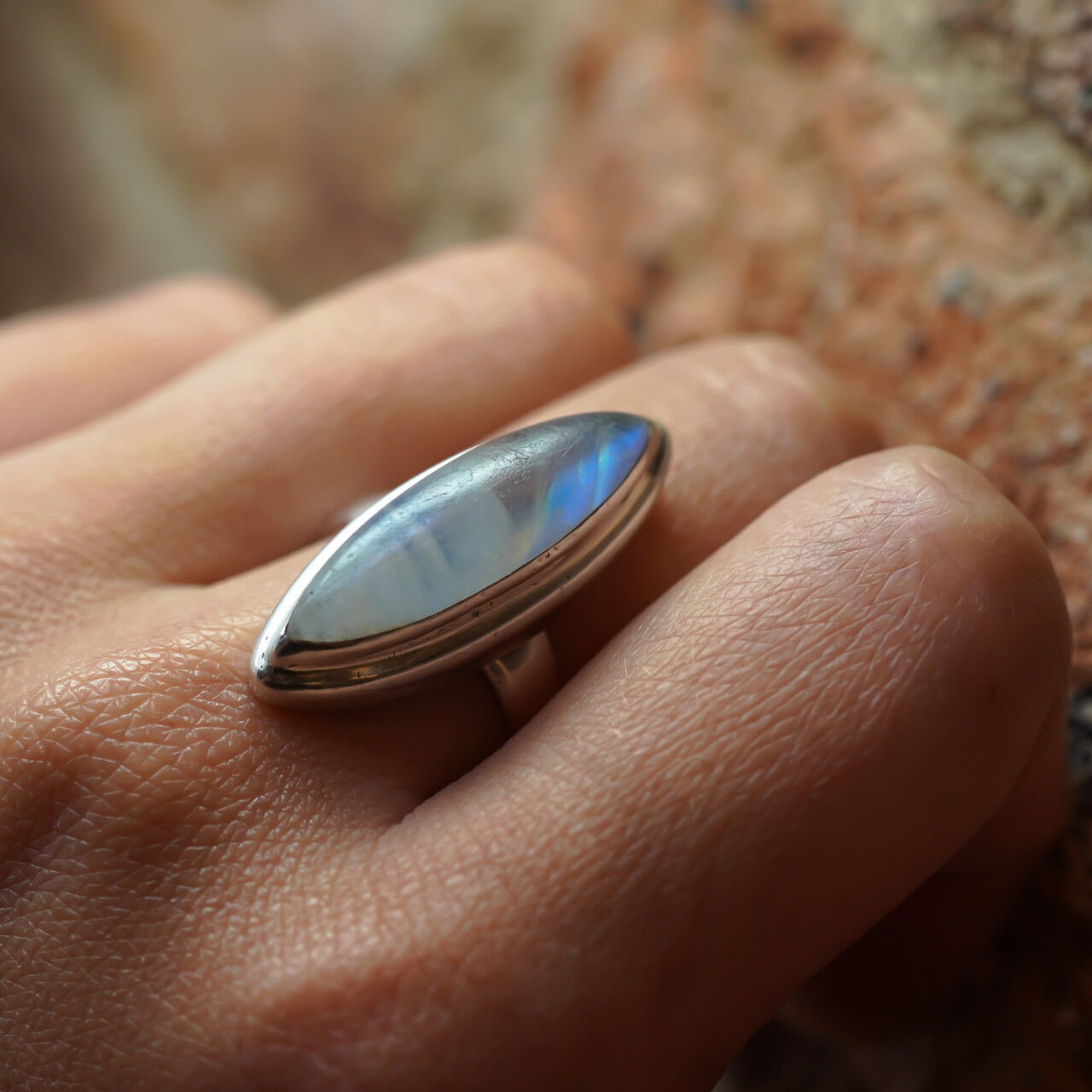 Sterling Silver White Labradorite Ring – Size R #66465 Sterling Silver White Labradorite Ring – Size R #66465 - Image 3