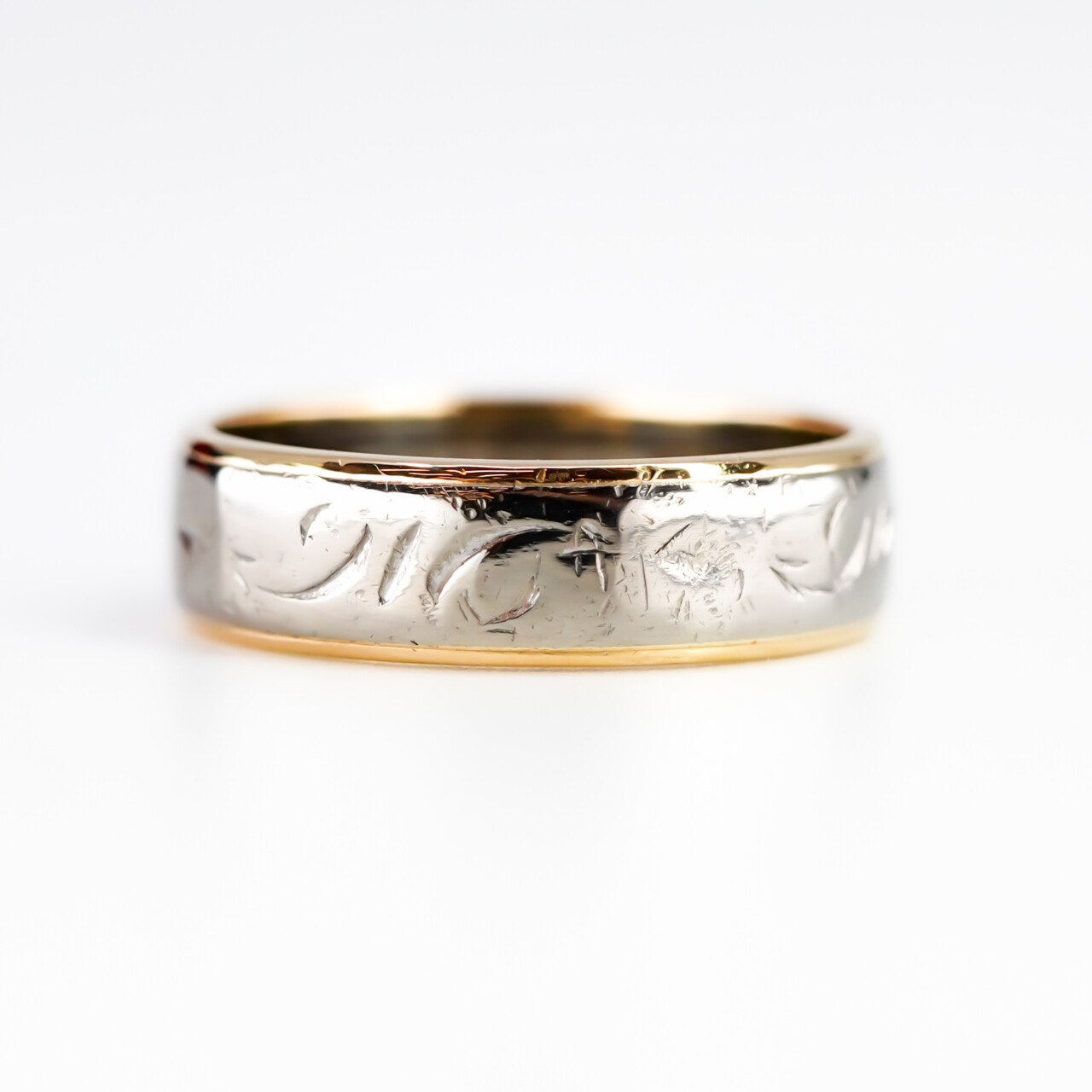 18ct Two-Tone White & Yellow Gold Ornate Band Ring Size N #66366 18ct Two-Tone White & Yellow Gold Ornate Band Ring Size N #66366 - Image 7