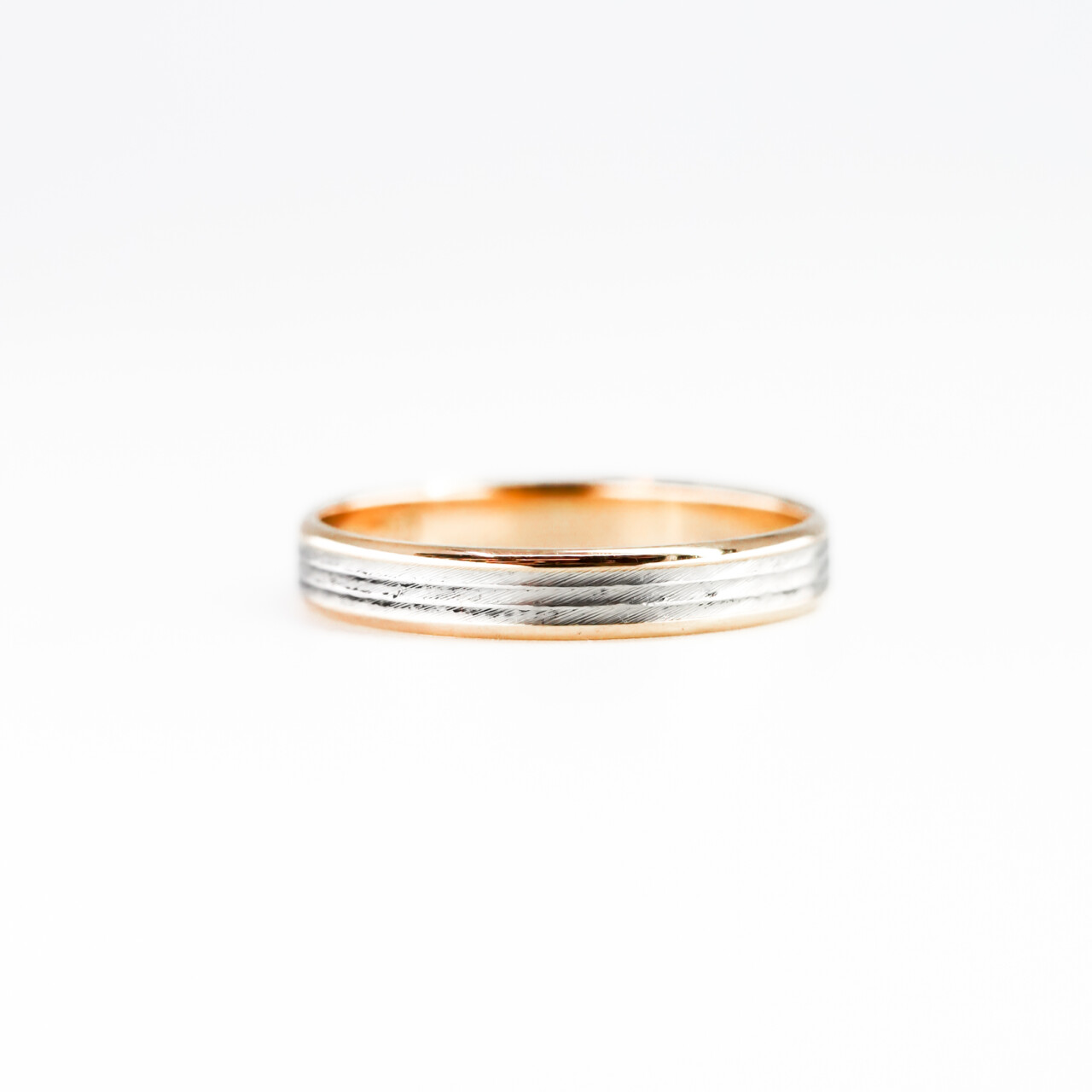 18ct Yellow Gold & Platinum Brushed Wedding Ring Band Size S #66413 18ct Yellow Gold & Platinum Brushed Wedding Ring Band Size S #66413 - Image 5