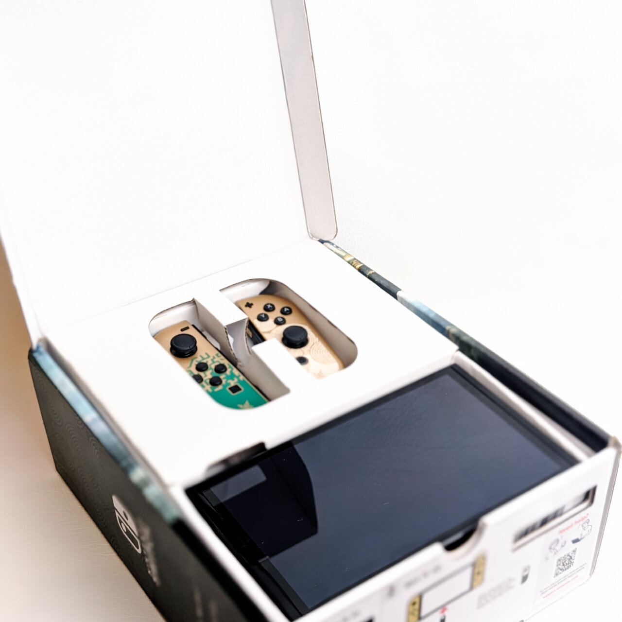 Nintendo Switch OLED Special Collector’s Edition – Zelda: Tears of the Kingdom #66233 Nintendo Switch OLED Special Collector’s Edition – Zelda: Tears of the Kingdom #66233 - Image 3