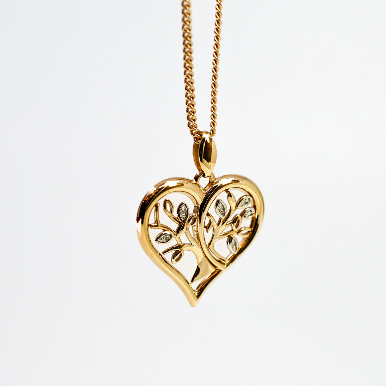 9ct Yellow Gold Diamond Tree of Life Heart Pendant – 23mm #66628 9ct Yellow Gold Diamond Tree of Life Heart Pendant – 23mm #66628 - Image 4