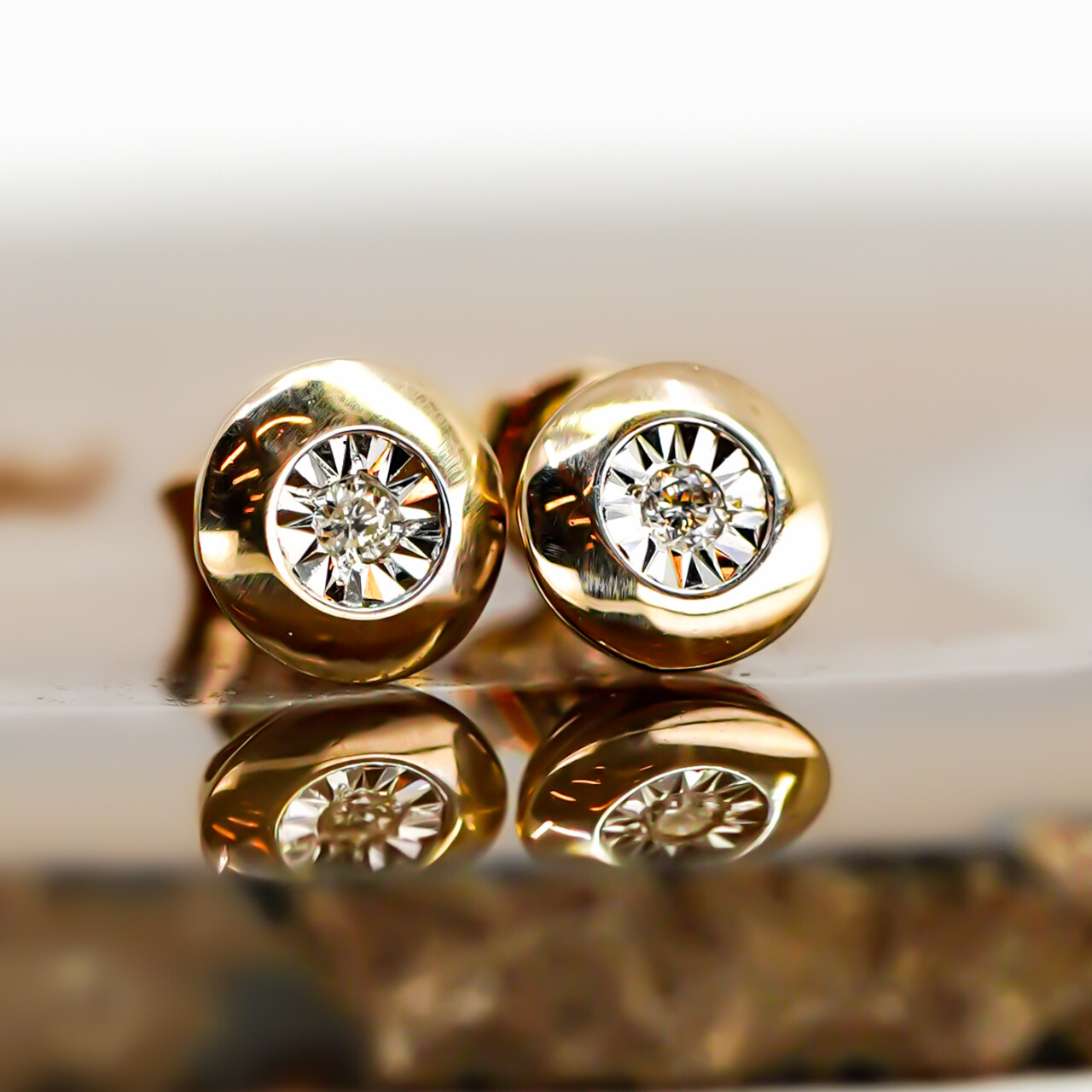 9ct Yellow Gold Diamond Illusion Stud Earrings #66785 9ct Yellow Gold Diamond Illusion Stud Earrings #66785 - Image 5