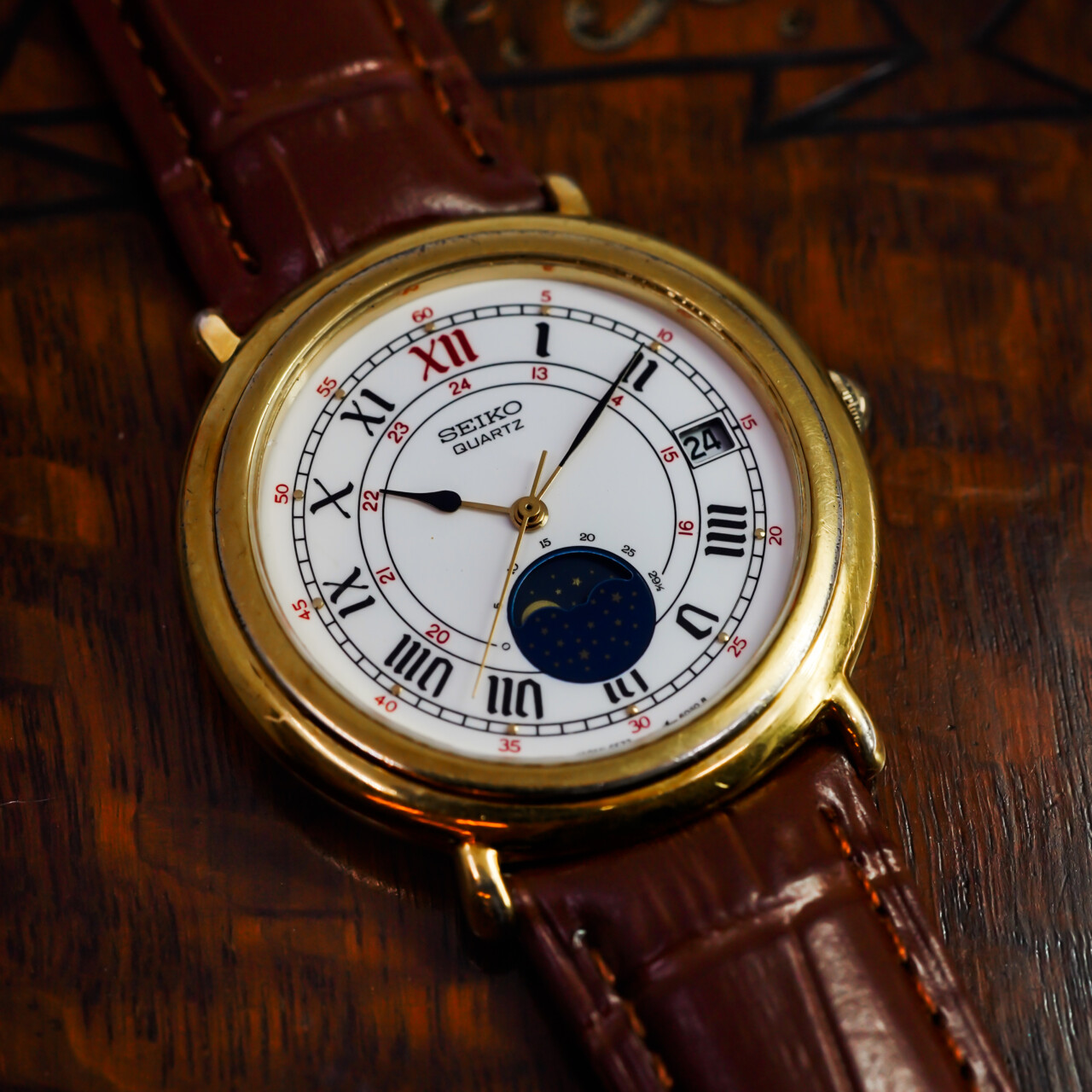 Vintage Rare Seiko 6F22-6050 Moon Phase Quartz Watch #66750