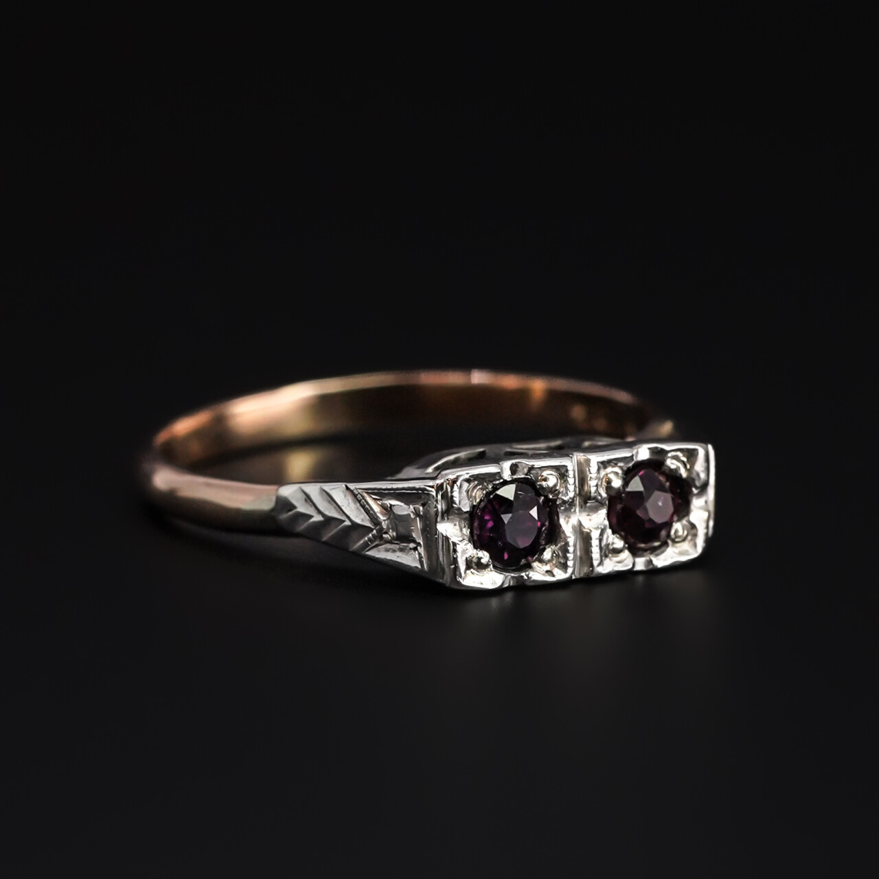 Vintage 9ct Yellow & White Gold Twin Ruby Ring Size N 1/2 #67296 Vintage 9ct Yellow & White Gold Twin Ruby Ring Size N 1/2 #67296 - Image 2