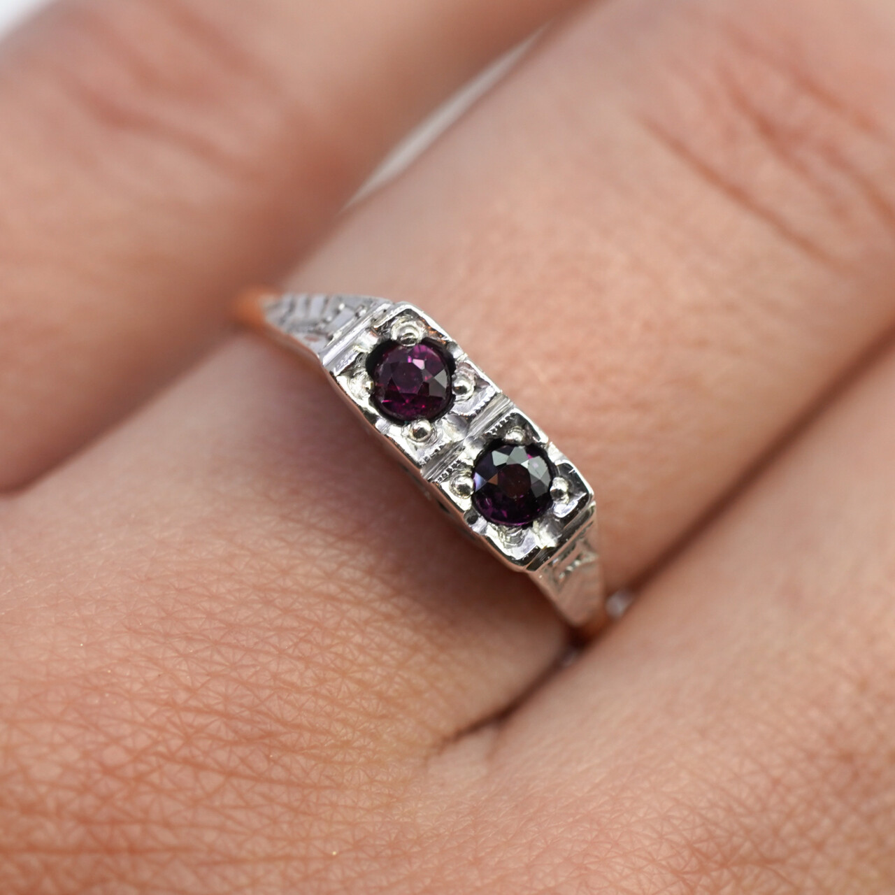 Vintage 9ct Yellow & White Gold Twin Ruby Ring Size N 1/2 #67296 Vintage 9ct Yellow & White Gold Twin Ruby Ring Size N 1/2 #67296 - Image 4