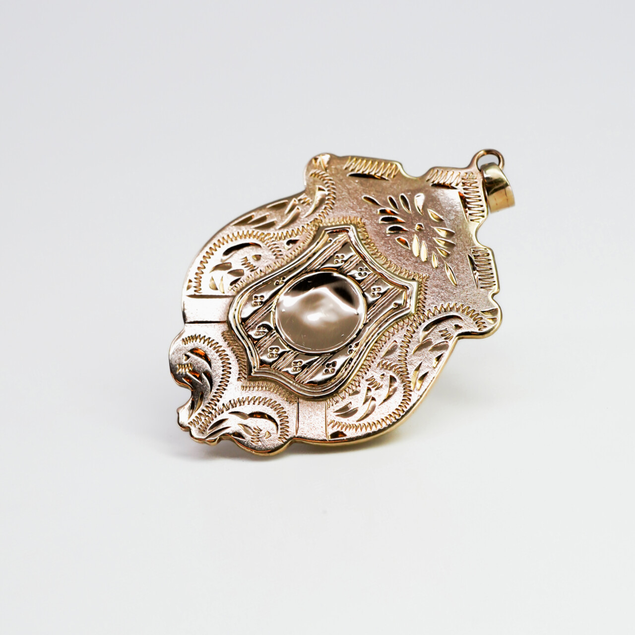 Vintage 9ct Yellow Gold Shield Pendant #66312 Vintage 9ct Yellow Gold Shield Pendant #66312 - Image 7