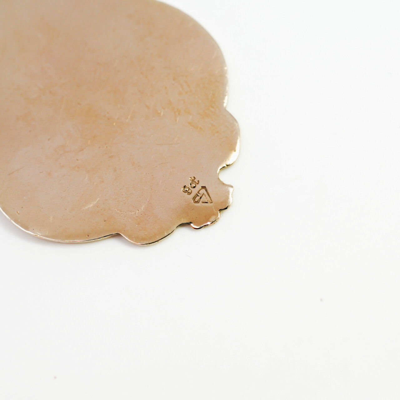 Vintage 9ct Yellow Gold Shield Pendant #66312 Vintage 9ct Yellow Gold Shield Pendant #66312 - Image 5