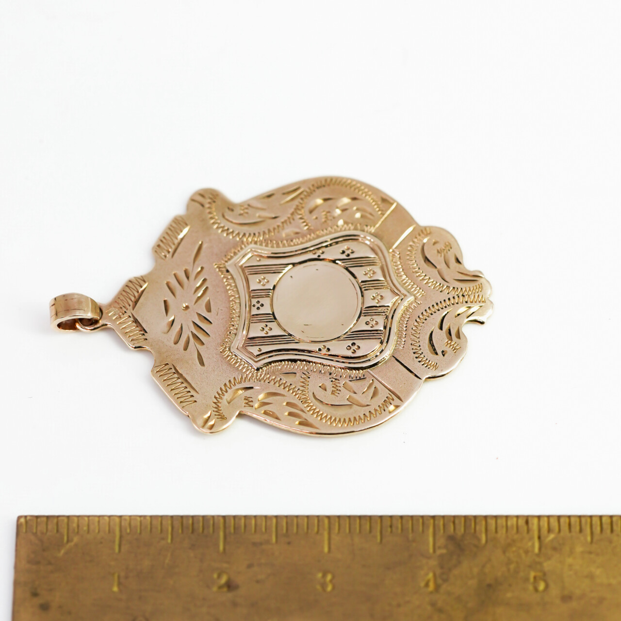 Vintage 9ct Yellow Gold Shield Pendant #66312 Vintage 9ct Yellow Gold Shield Pendant #66312 - Image 4