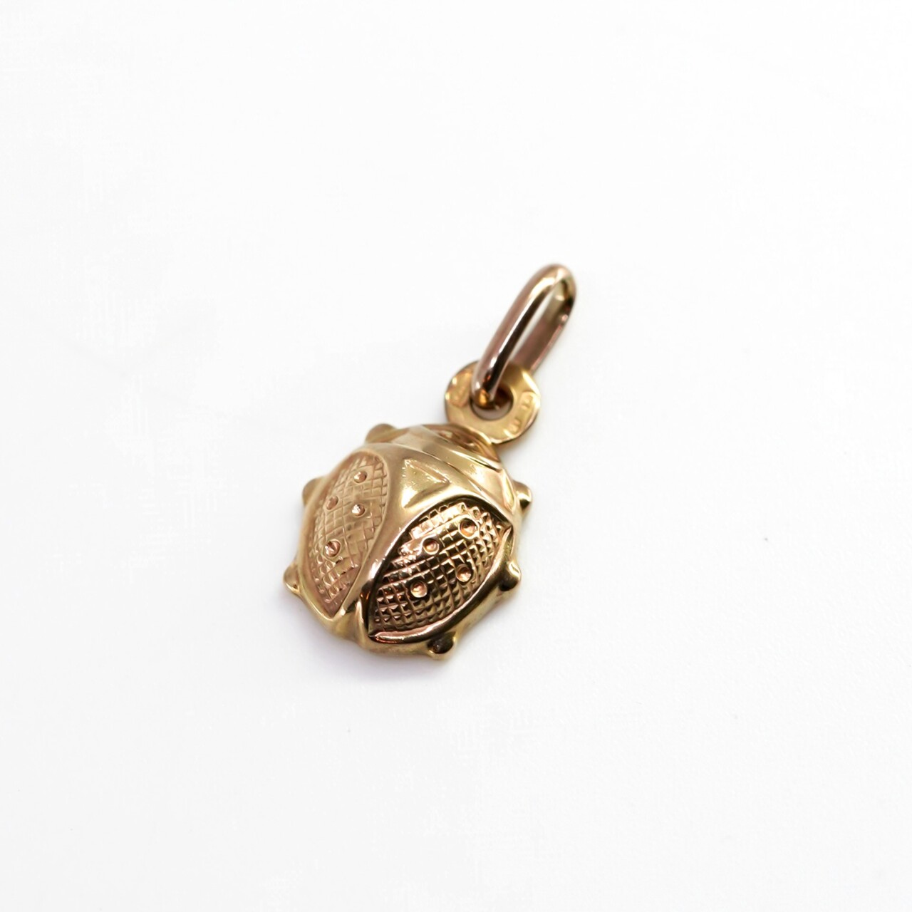 9ct Yellow Gold Ladybug Charm / Pendant #65081 9ct Yellow Gold Ladybug Charm / Pendant #65081