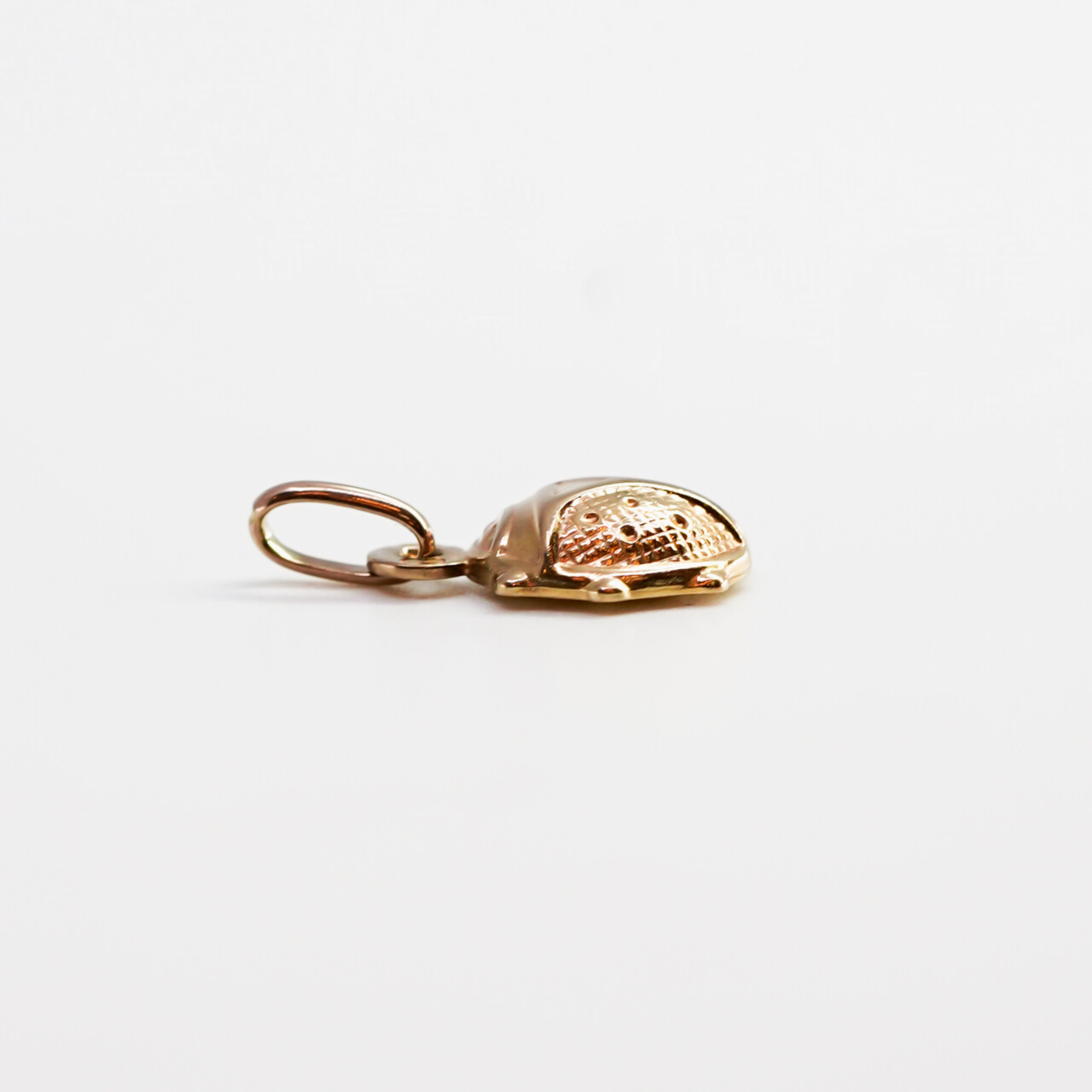 9ct Yellow Gold Ladybug Charm / Pendant #65081 9ct Yellow Gold Ladybug Charm / Pendant #65081 - Image 5