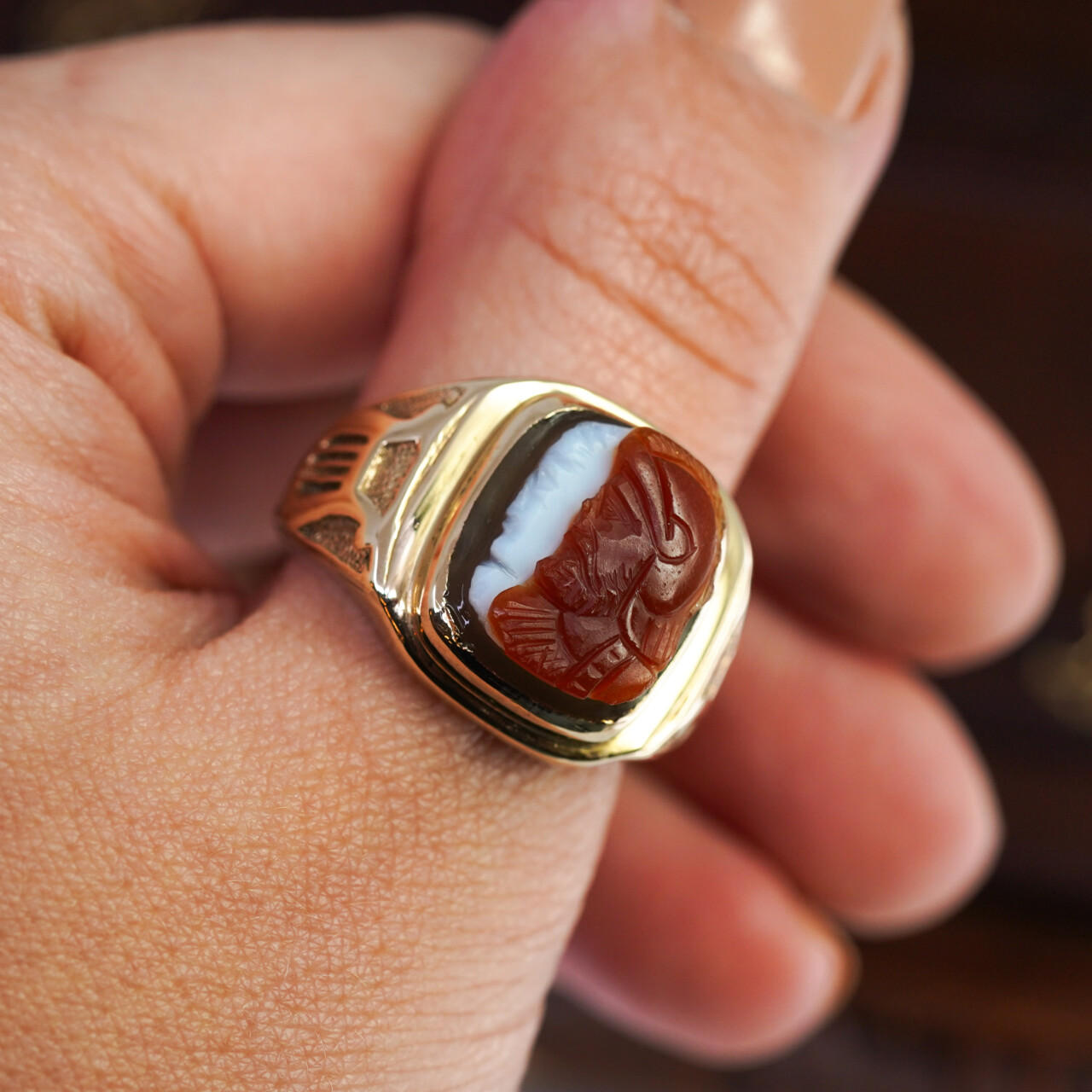 Vintage 9ct Yellow Gold Banded Agate Cameo Signet Ring Size W #67298 Vintage 9ct Yellow Gold Banded Agate Cameo Signet Ring Size W #67298 - Image 4