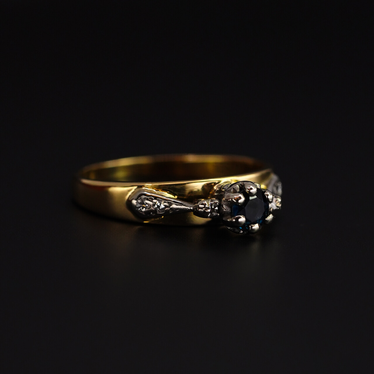 Vintage 18ct Yellow Gold & Palladium Sapphire & Diamond Ring Size N #67270 Vintage 18ct Yellow Gold & Palladium Sapphire & Diamond Ring Size N #67270 - Image 4