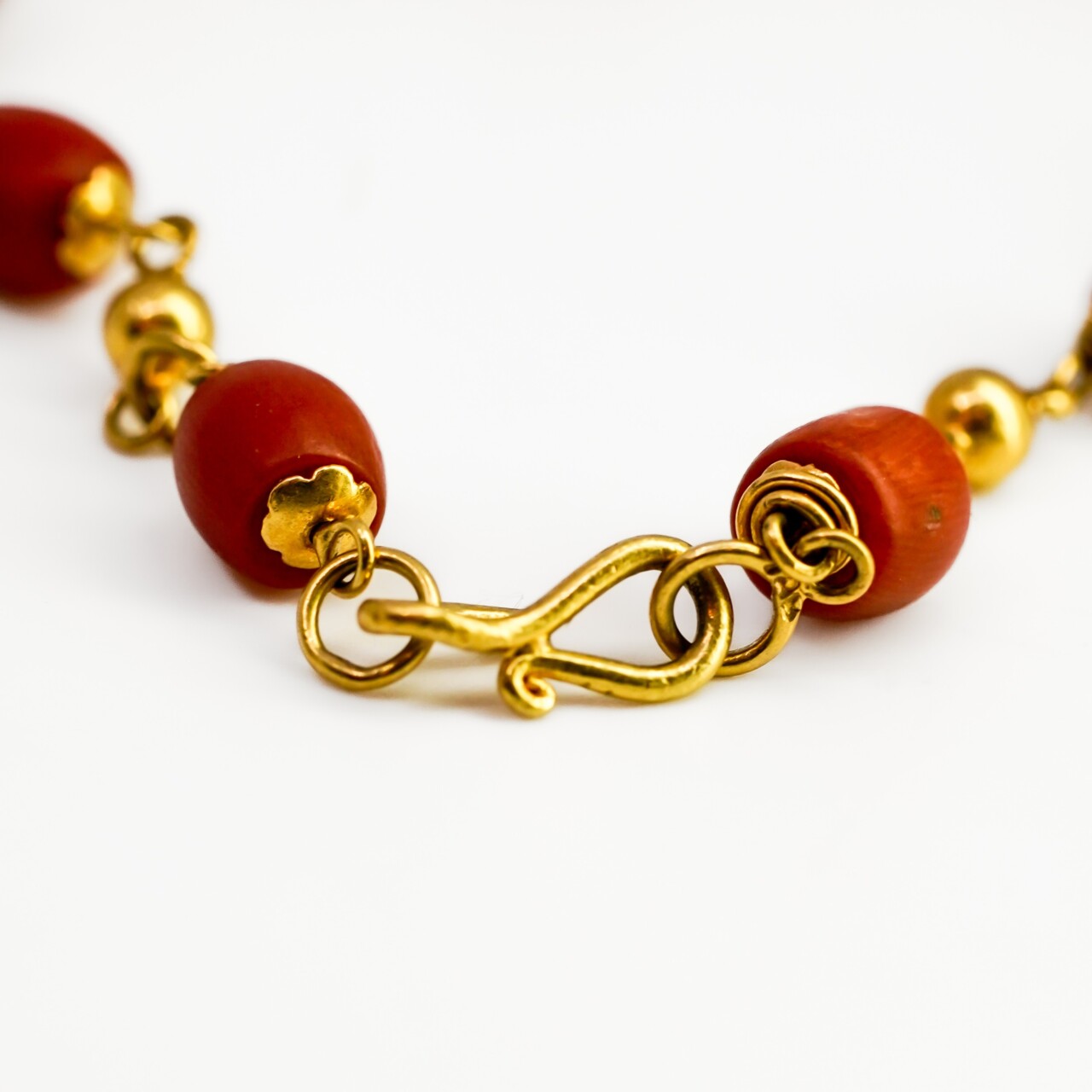 22ct Yellow Gold & Red Coral Bead Bracelet – 17cm #A809678 22ct Yellow Gold & Red Coral Bead Bracelet – 17cm #A809678 - Image 11