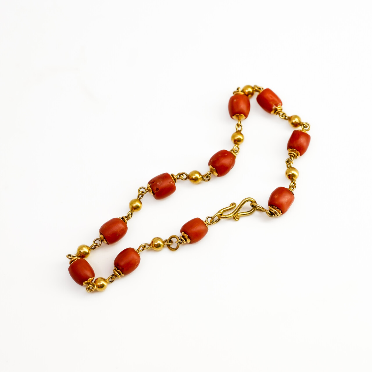 22ct Yellow Gold & Red Coral Bead Bracelet – 17cm #A809678 22ct Yellow Gold & Red Coral Bead Bracelet – 17cm #A809678 - Image 10