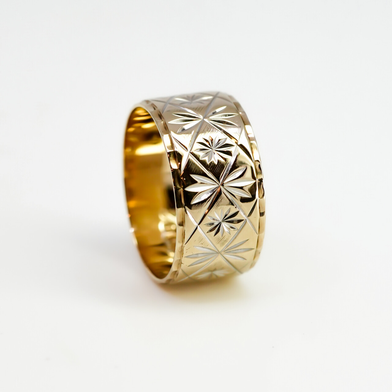 Vintage 9ct Yellow Gold Wide Starburst Pattern Band – Size L #66665 Vintage 9ct Yellow Gold Wide Starburst Pattern Band – Size L #66665 - Image 5