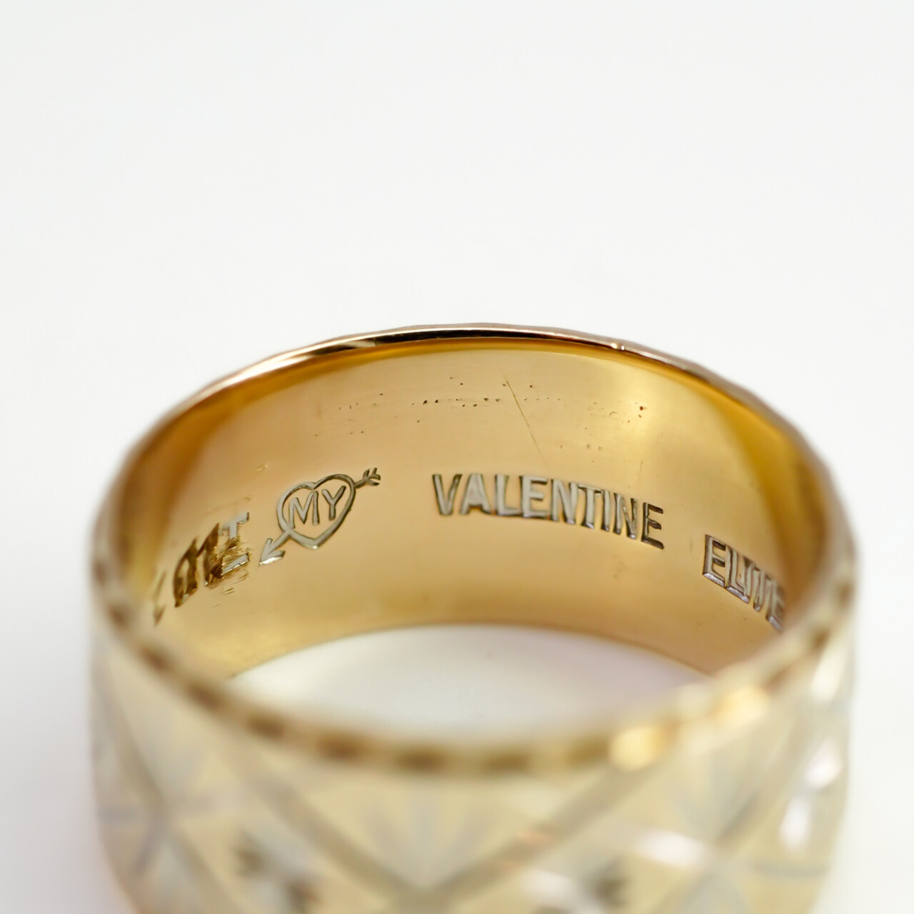 Vintage 9ct Yellow Gold Wide Starburst Pattern Band – Size L #66665 Vintage 9ct Yellow Gold Wide Starburst Pattern Band – Size L #66665 - Image 7