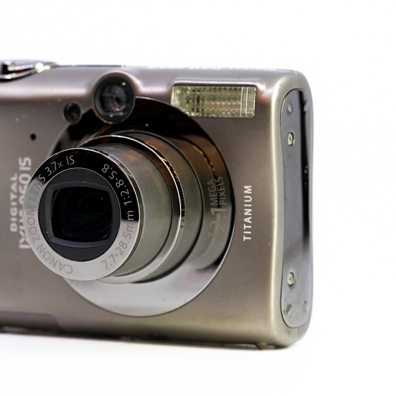 Canon IXUS 960 IS Compact Digital Camera – Titanium Body