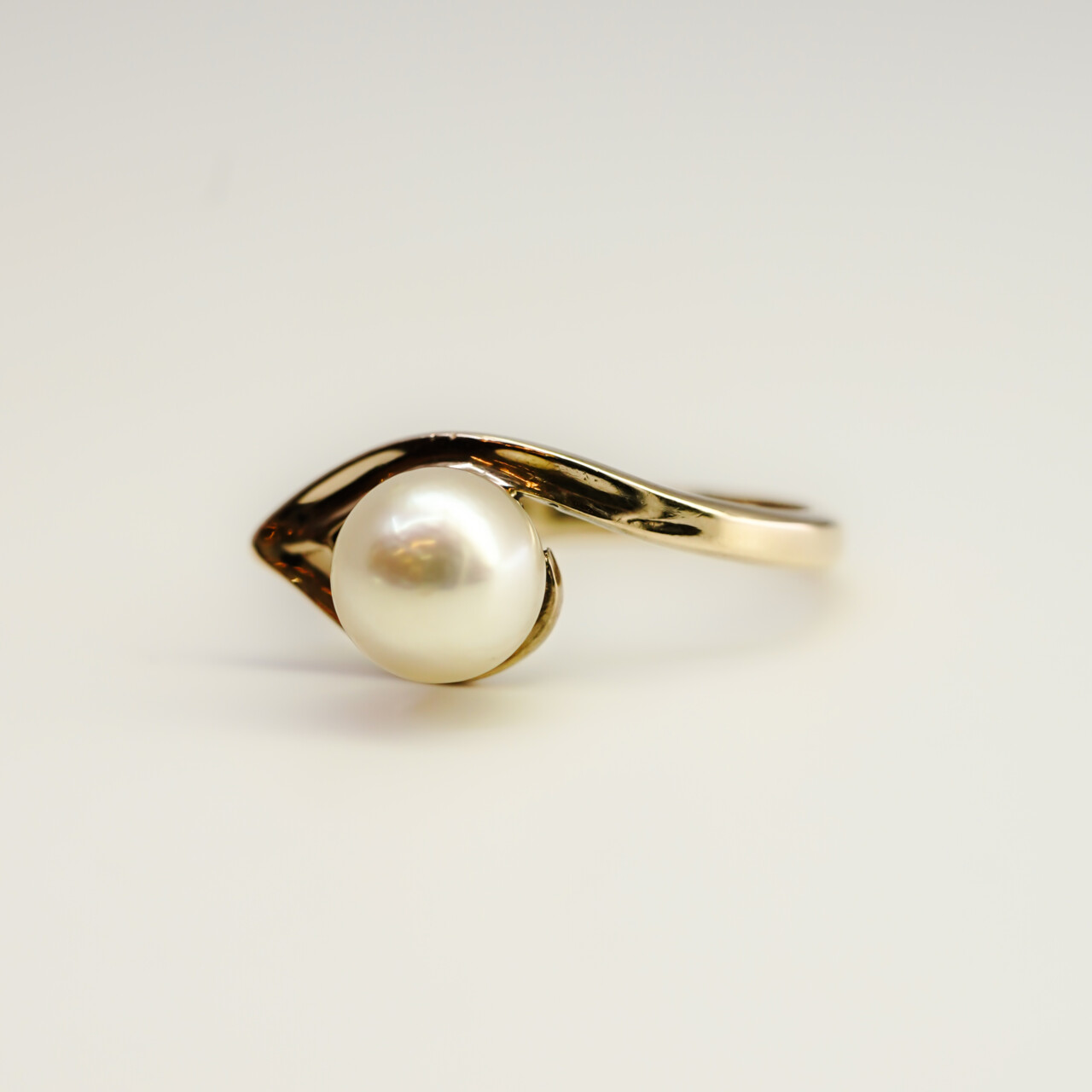 Vintage 9ct Yellow Gold Cultured Pearl Solitaire Ring – Size I #67645 Vintage 9ct Yellow Gold Cultured Pearl Solitaire Ring – Size I #67645 - Image 4