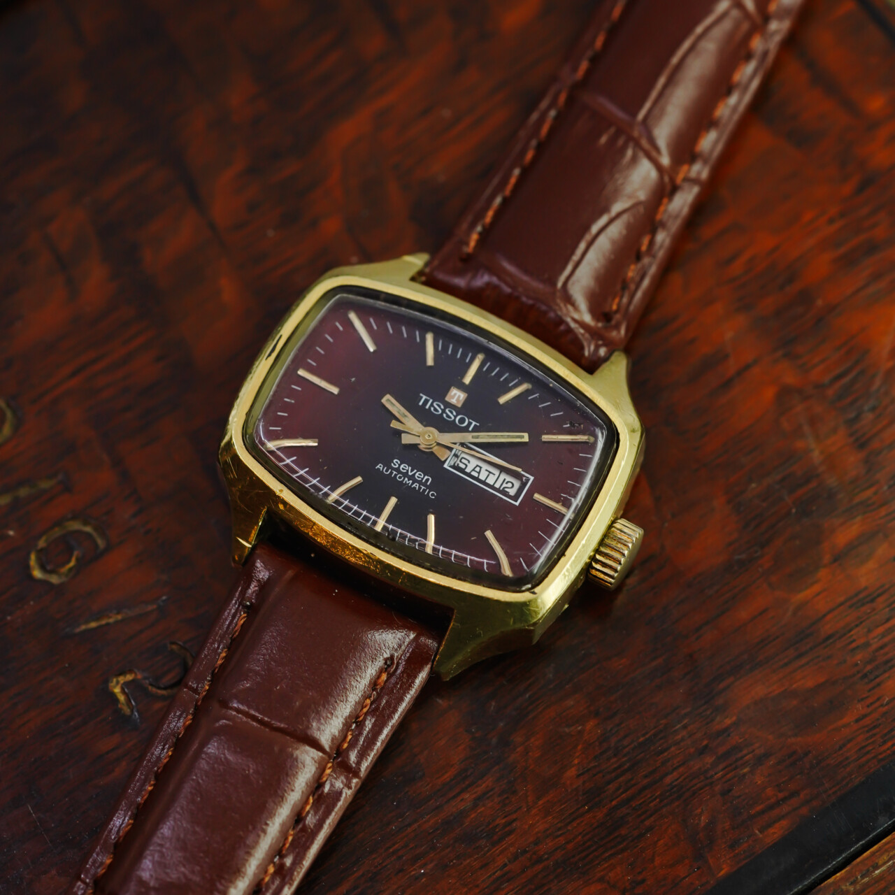 Vintage Ladies Tissot Seven Automatic Watch – 30mm Case #67734 Vintage Ladies Tissot Seven Automatic Watch – 30mm Case #67734 - Image 2