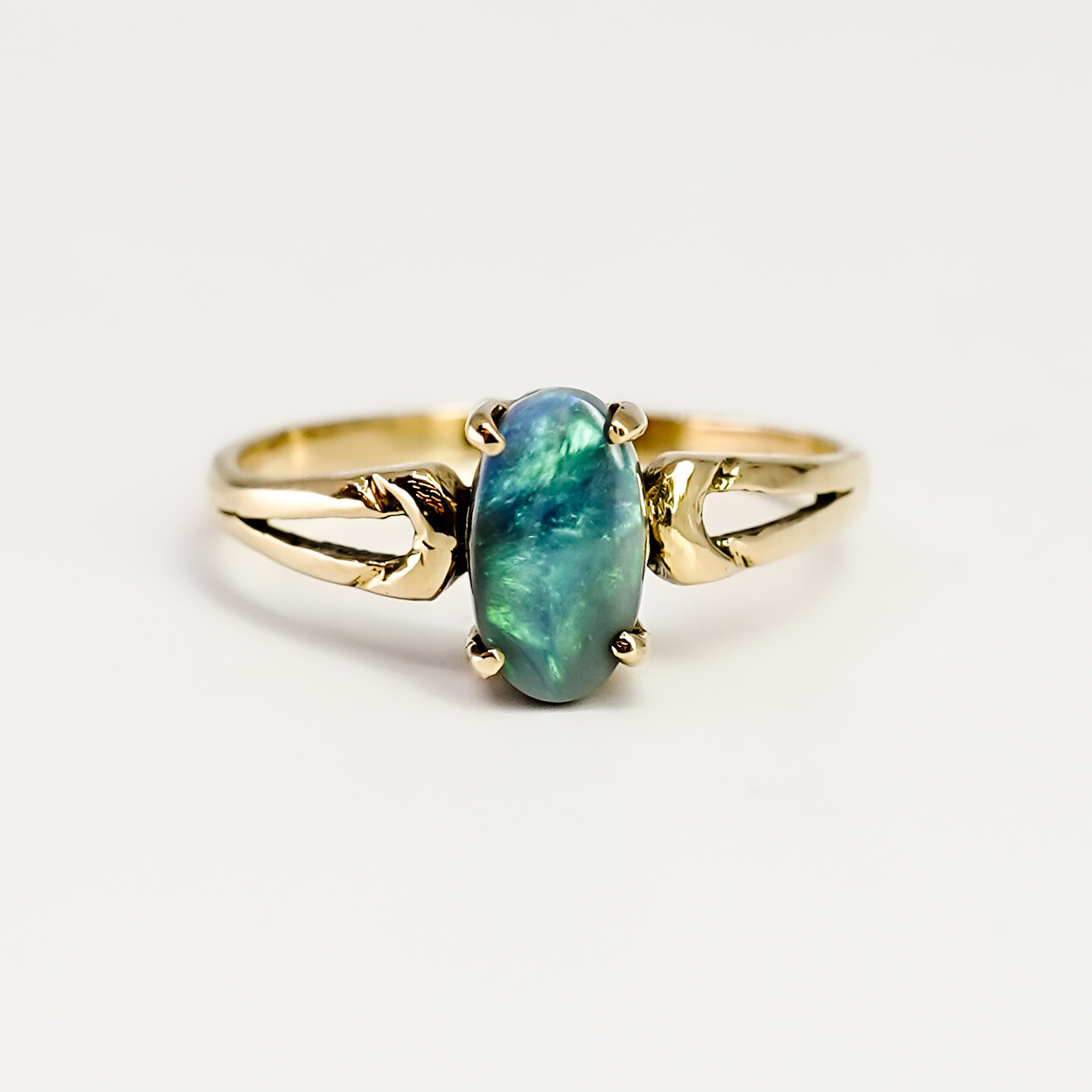18ct Yellow Gold Solid Natural Opal Ring - Oval Cut – Size K #67640 18ct Yellow Gold Solid Natural Opal Ring - Oval Cut – Size K #67640 - Image 4