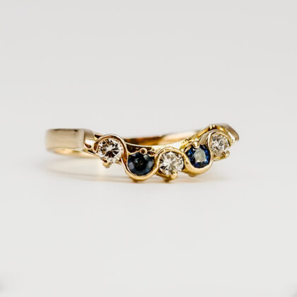 18ct Yellow Gold Sapphire & Diamond Curved Ring Band – Size J½ #67651