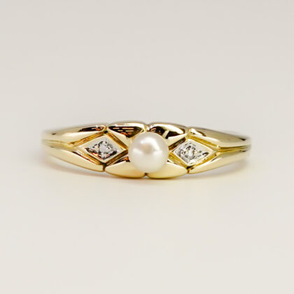 Vintage 9ct 2 Gr Pearl Yellow Gold Ring