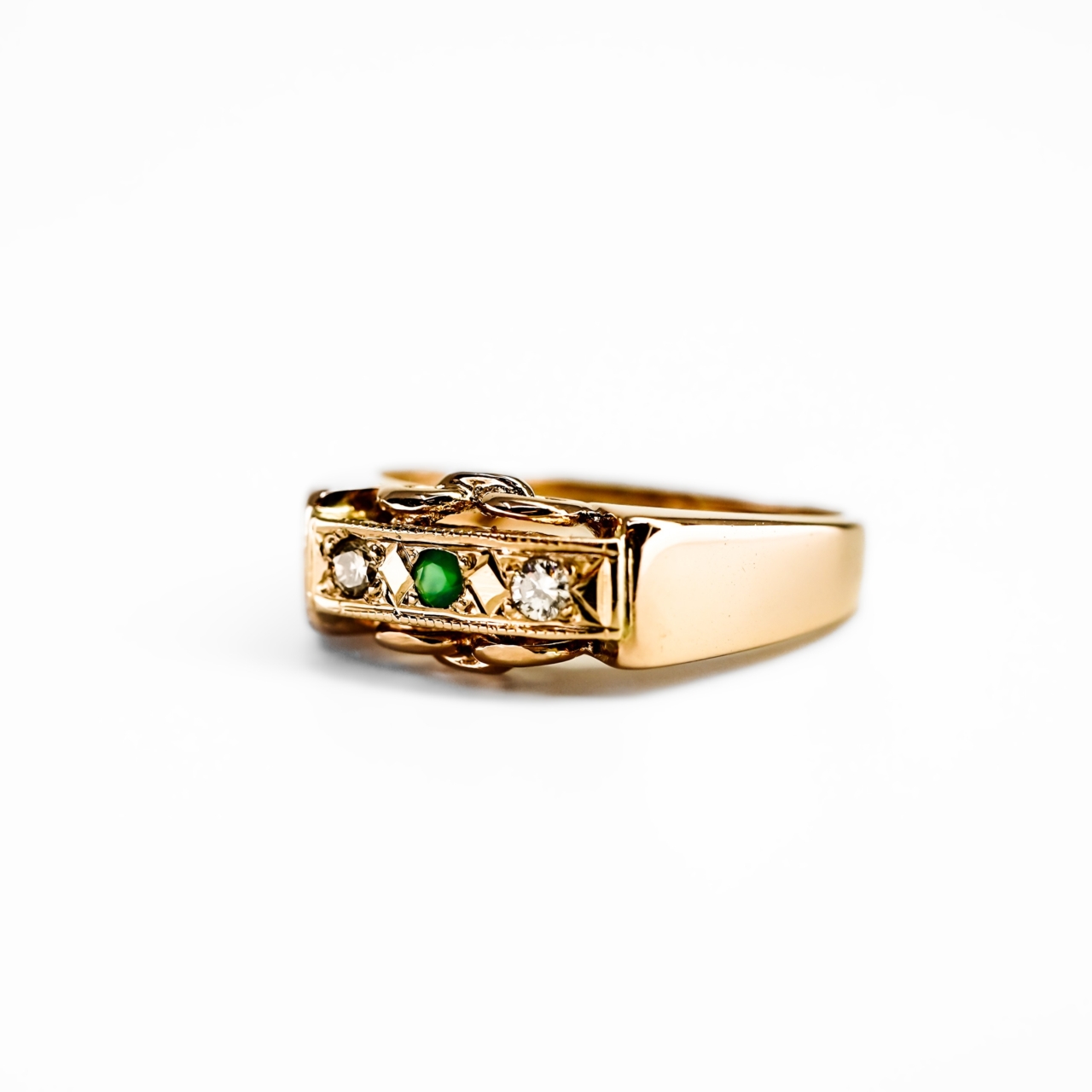 Vintage 18ct Rose Gold Diamond & Emerald Ring #66537 Vintage 18ct Rose Gold Diamond & Emerald Ring #66537 - Image 3