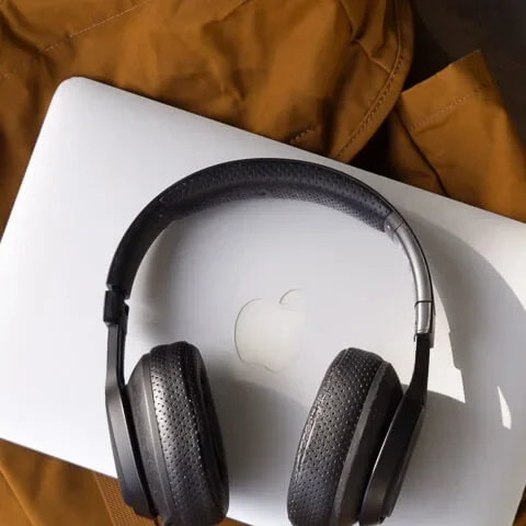 Second-hand laptop & headphones