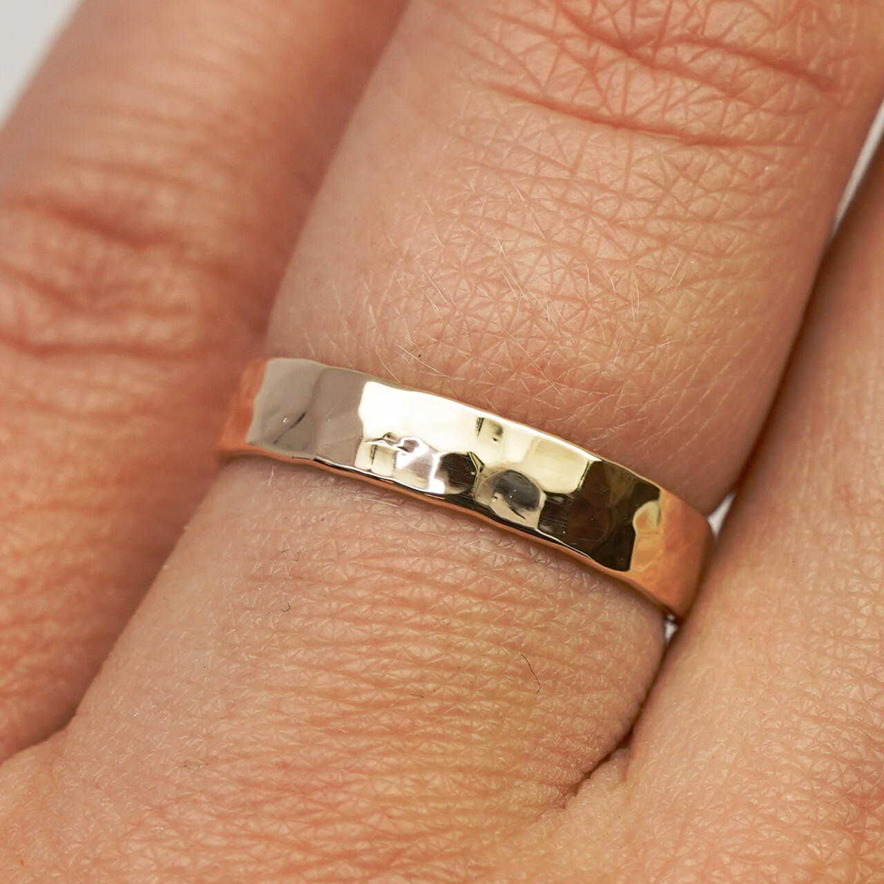 14ct Yellow Gold Hammered Finish Ring - 3.9mm Band - Size L½ #67791 14ct Yellow Gold Hammered Finish Ring - 3.9mm Band - Size L½ #67791 - Image 3