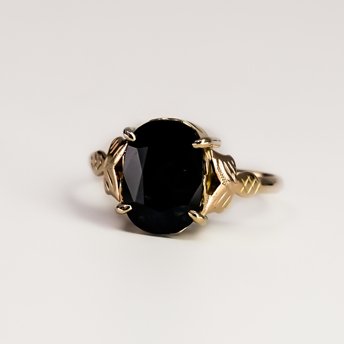 9ct Yellow Gold Large Natural Sapphire Ring – Oval Cut – Size N #65387