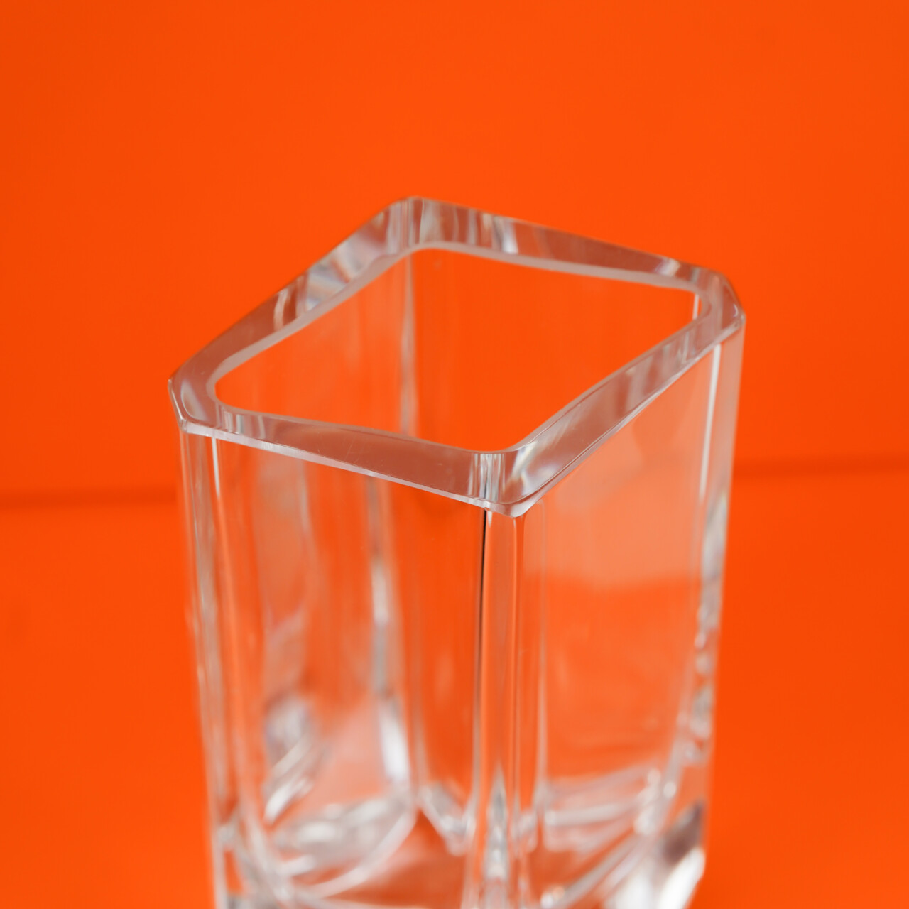 Kosta Boda Heavy Crystal Vase – Signed Sigurd Persson – 21cm Tall #67807 Kosta Boda Heavy Crystal Vase – Signed Sigurd Persson – 21cm Tall #67807 - Image 4