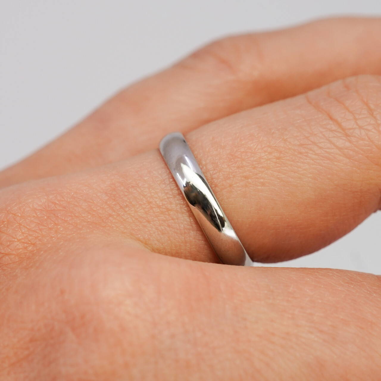 9ct White Gold 3.7mm Wide Wedding Ring Band Size P #67598 9ct White Gold 3.7mm Wide Wedding Ring Band Size P #67598 - Image 2