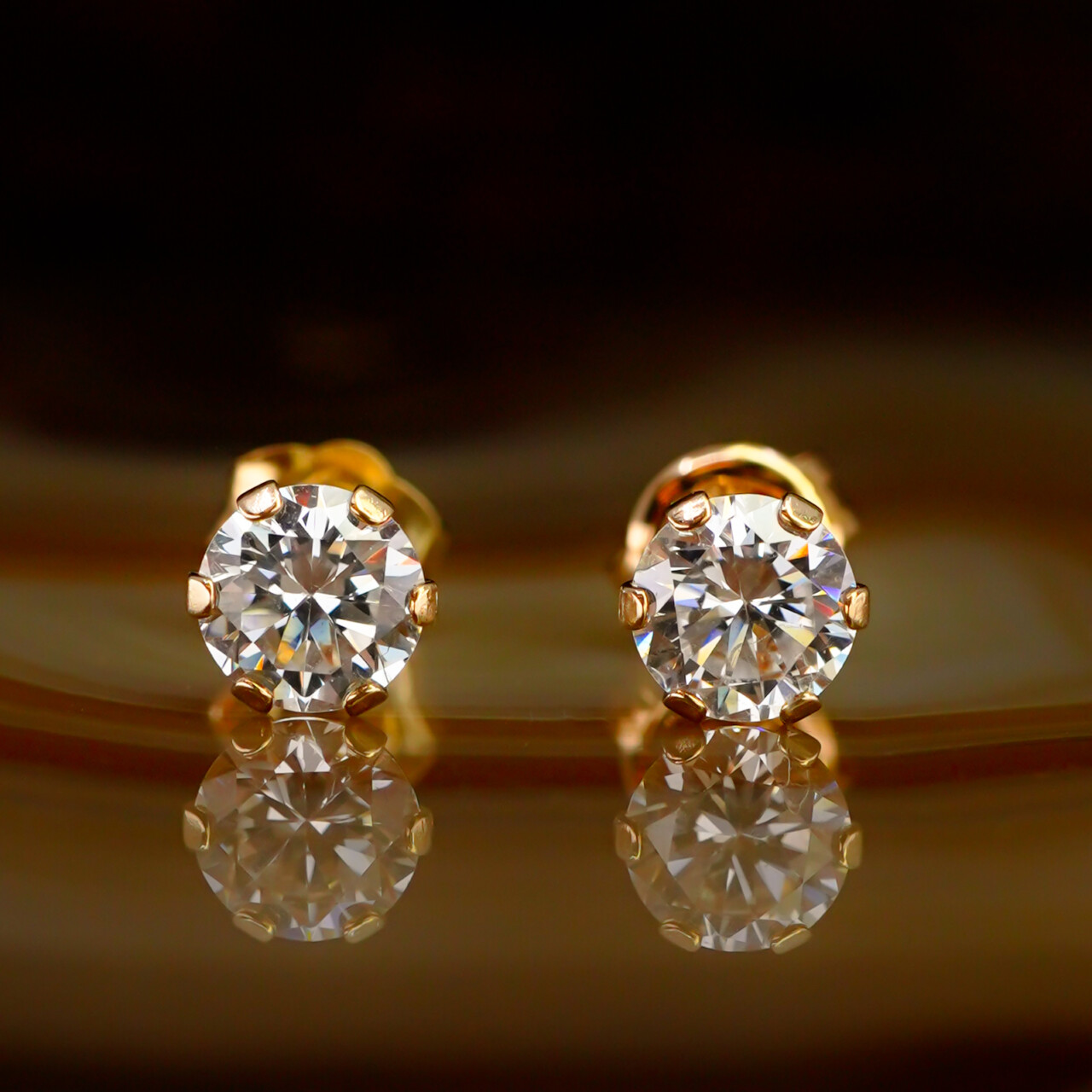 9ct Yellow Gold Round Cubic Zirconia Stud Earrings #67555 9ct Yellow Gold Round Cubic Zirconia Stud Earrings #67555 - Image 3