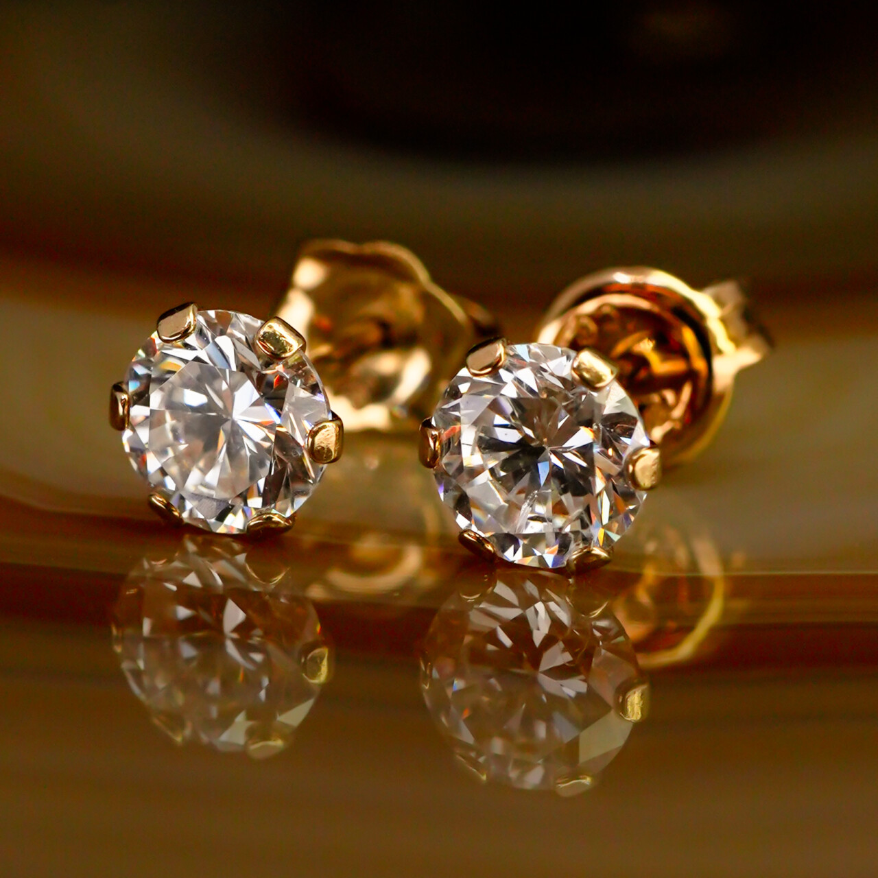9ct Yellow Gold Round Cubic Zirconia Stud Earrings #67555 9ct Yellow Gold Round Cubic Zirconia Stud Earrings #67555