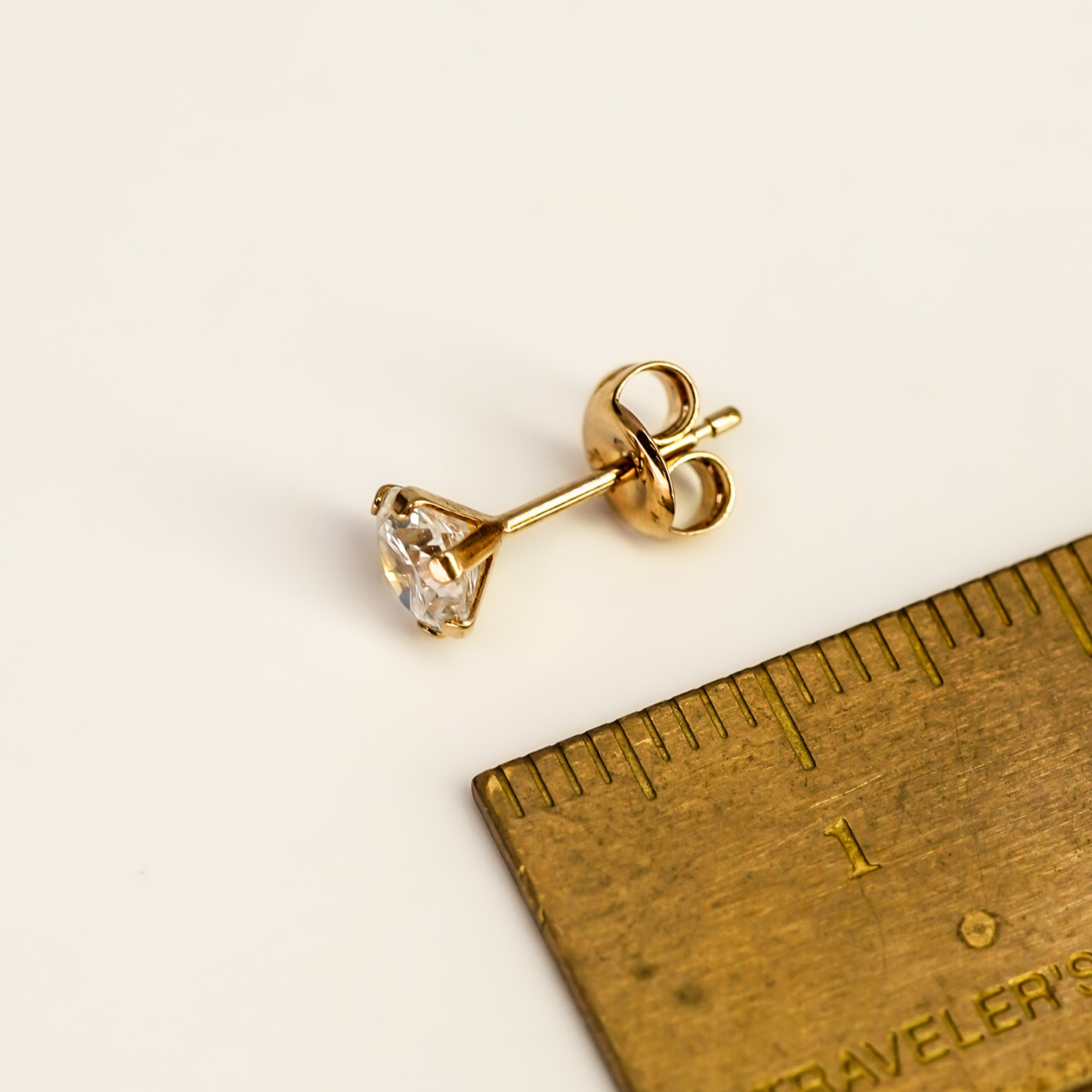 9ct Yellow Gold Round Cubic Zirconia Stud Earrings #67555 9ct Yellow Gold Round Cubic Zirconia Stud Earrings #67555 - Image 2