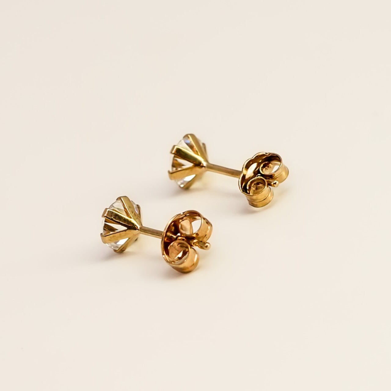 9ct Yellow Gold Round Cubic Zirconia Stud Earrings #67555 9ct Yellow Gold Round Cubic Zirconia Stud Earrings #67555 - Image 6