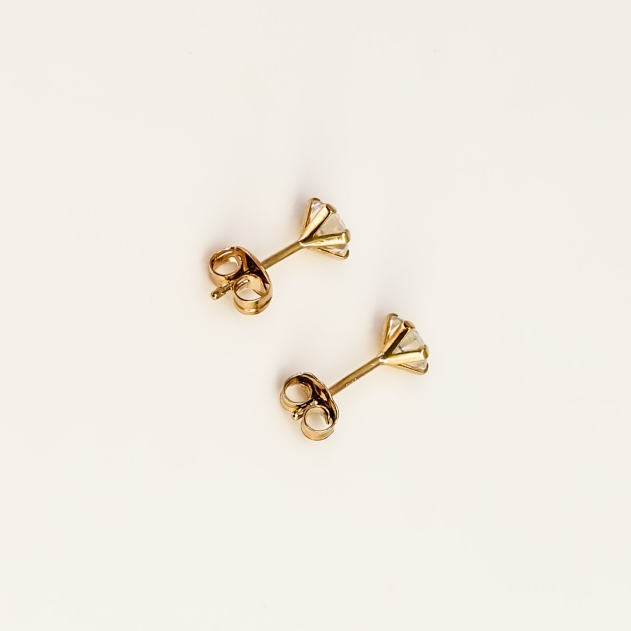 9ct Yellow Gold Round Cubic Zirconia Stud Earrings #67555 9ct Yellow Gold Round Cubic Zirconia Stud Earrings #67555 - Image 5