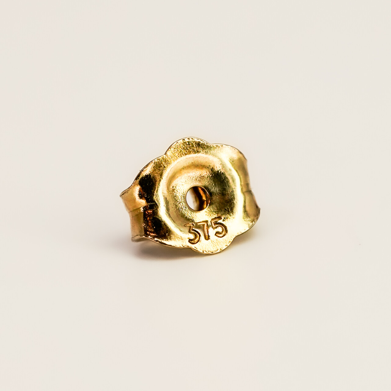 9ct Yellow Gold Round Cubic Zirconia Stud Earrings #67555 9ct Yellow Gold Round Cubic Zirconia Stud Earrings #67555 - Image 4