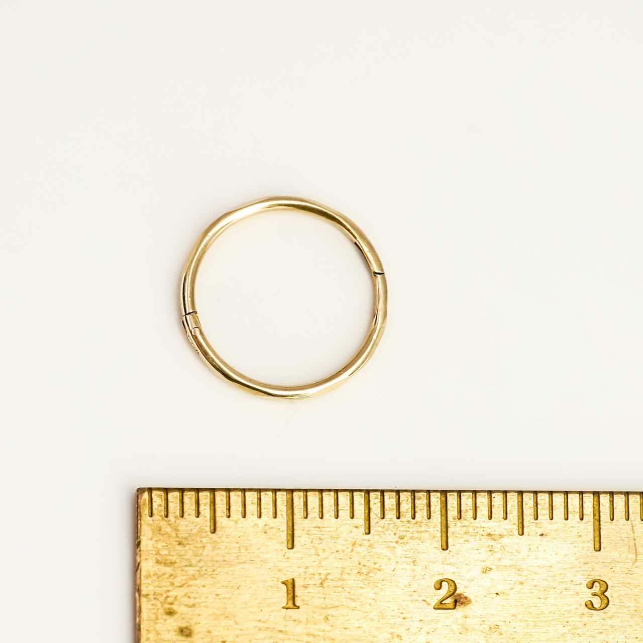 Single 9ct Yellow Gold 13.5mm Sleeper Earring #67549 Single 9ct Yellow Gold 13.5mm Sleeper Earring #67549 - Image 3