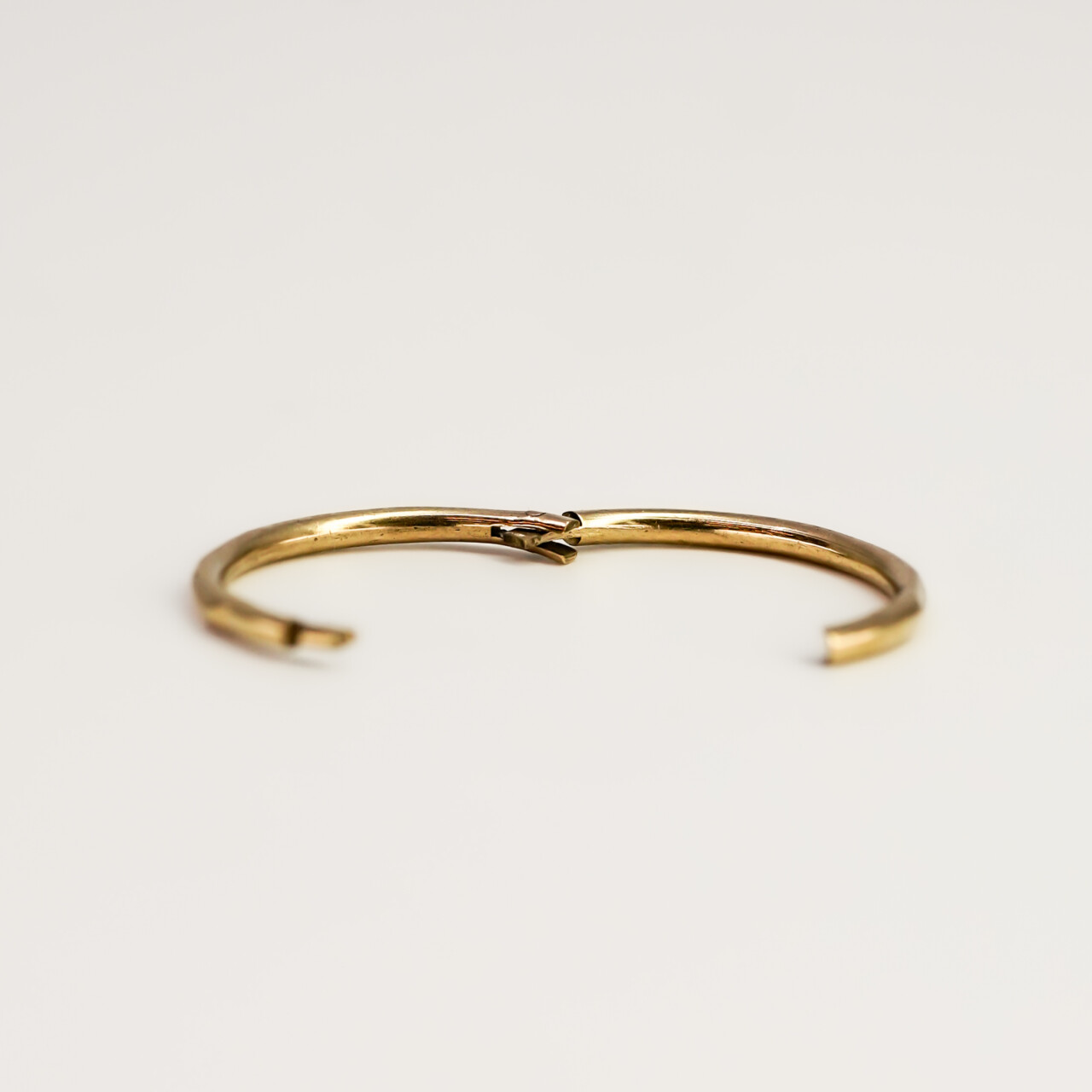 Single 9ct Yellow Gold 13.5mm Sleeper Earring #67549 Single 9ct Yellow Gold 13.5mm Sleeper Earring #67549 - Image 2