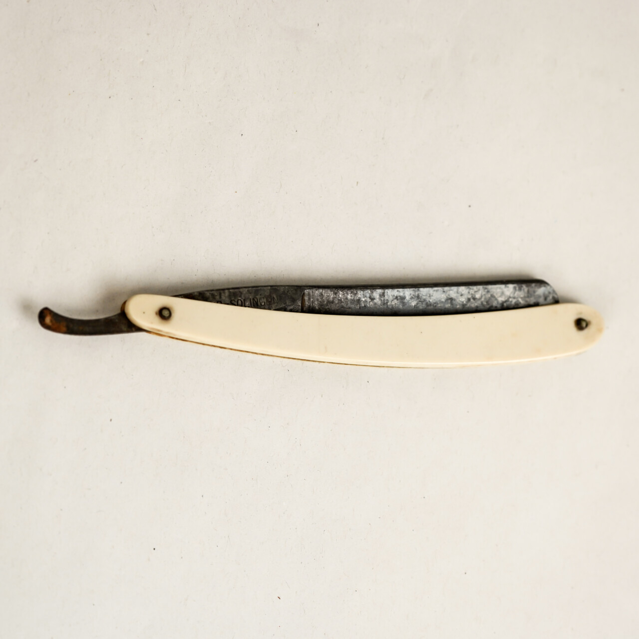Vintage Wald Solingen Straight Razor – Extra Hollow Ground #46158 Vintage Wald Solingen Straight Razor – Extra Hollow Ground