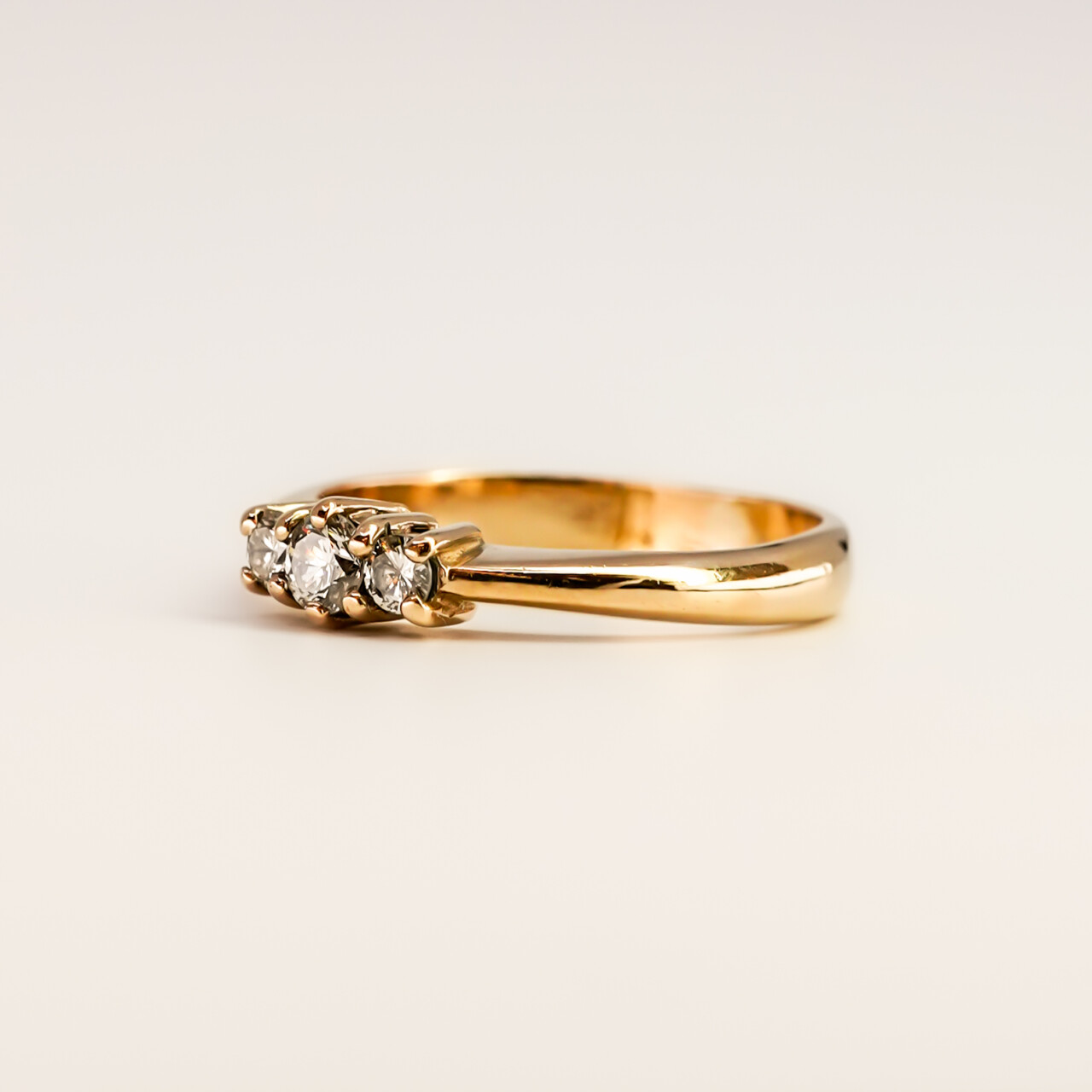 9ct Yellow Gold Diamond Trilogy Ring Size M #67622 9ct Yellow Gold Diamond Trilogy Ring Size M #67622 - Image 9