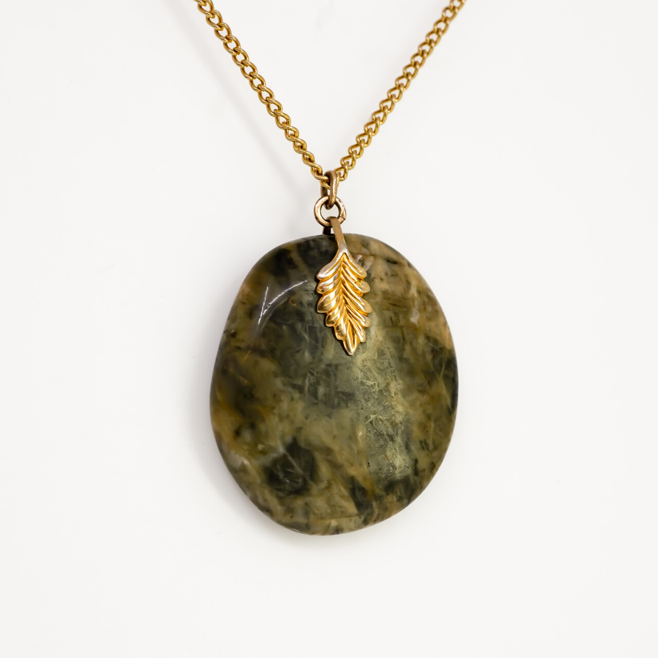 Gold-Plated Connemara Marble Irish Wishing Stone Pendant on Chain – 60cm #67789 Gold-Plated Connemara Marble Irish Wishing Stone Pendant on Chain – 60cm #67789 - Image 2