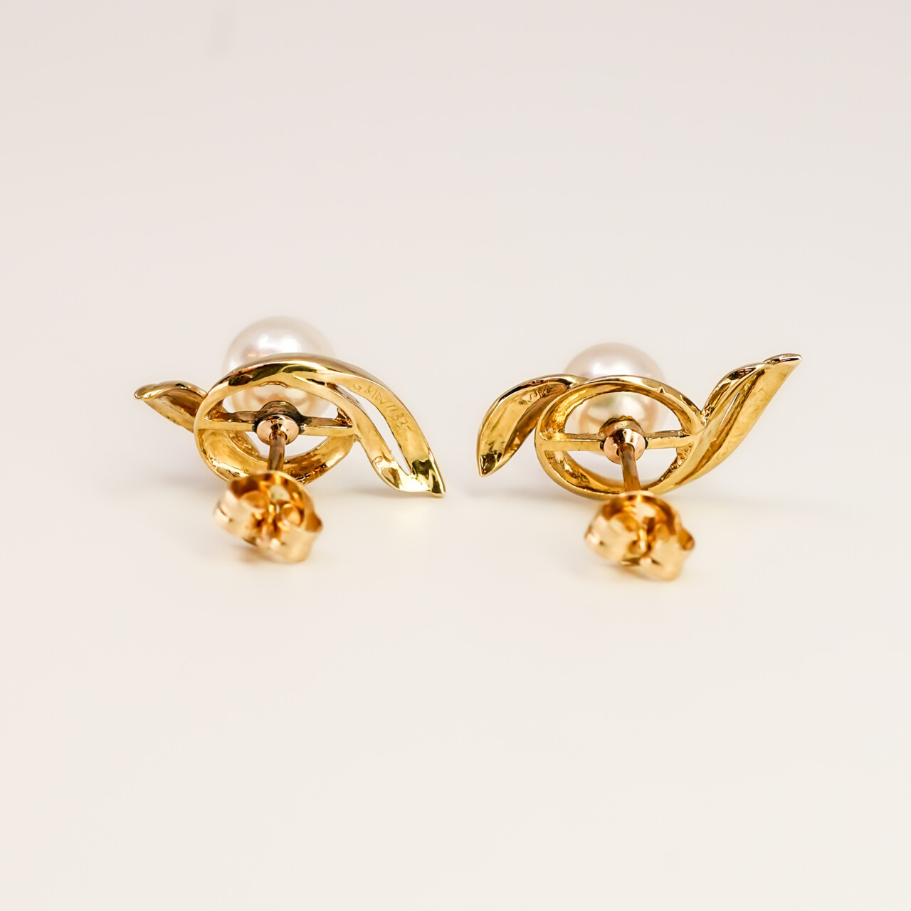 14ct Yellow Gold Pearl Stud Earrings – 6.2mm Pearls - Flowing Design #67779 14ct Yellow Gold Pearl Stud Earrings – 6.2mm Pearls - Flowing Design #67779 - Image 10