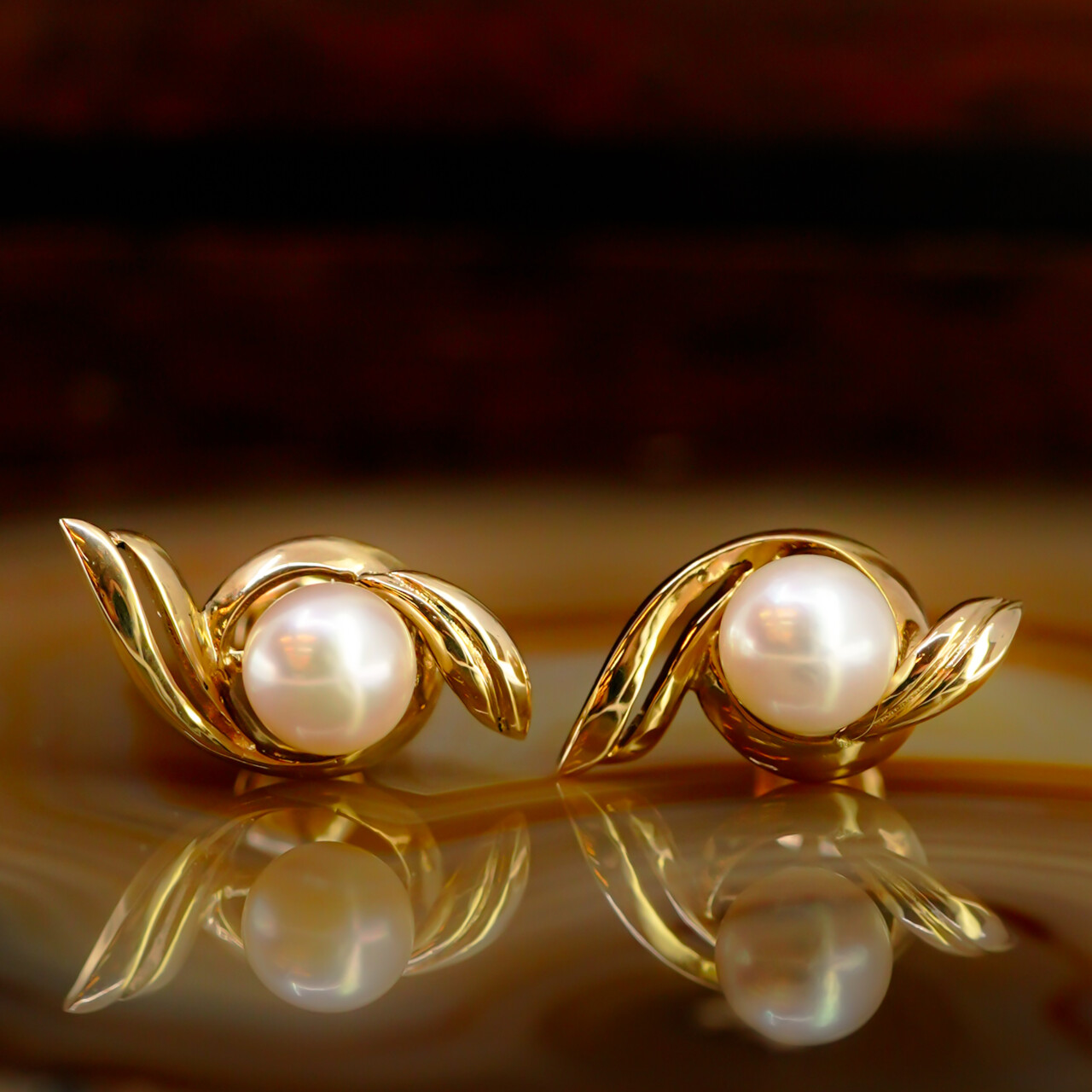 14ct Yellow Gold Pearl Stud Earrings – 6.2mm Pearls - Flowing Design #67779 14ct Yellow Gold Pearl Stud Earrings – 6.2mm Pearls - Flowing Design #67779 - Image 2