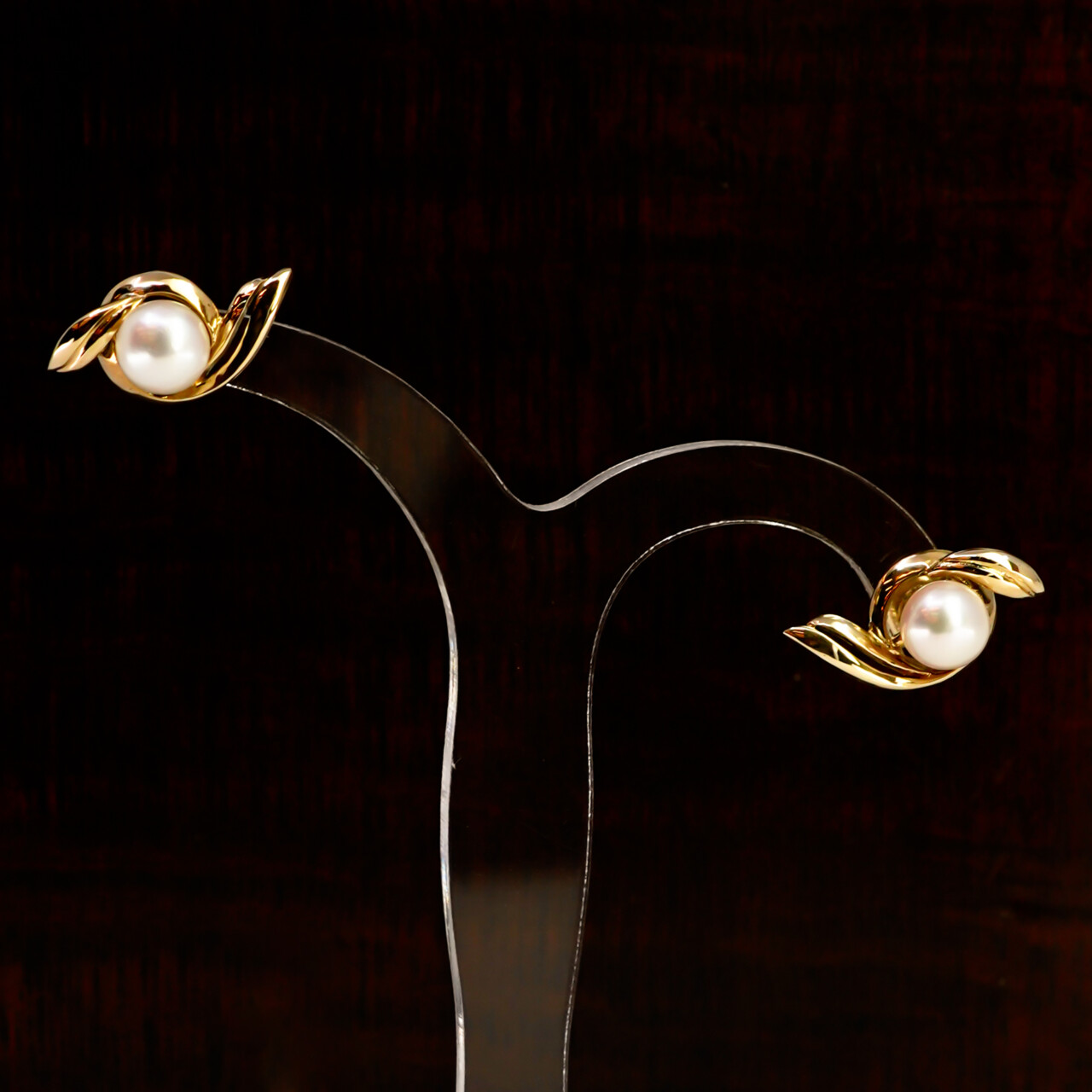 14ct Yellow Gold Pearl Stud Earrings – 6.2mm Pearls - Flowing Design #67779 14ct Yellow Gold Pearl Stud Earrings – 6.2mm Pearls - Flowing Design #67779 - Image 3
