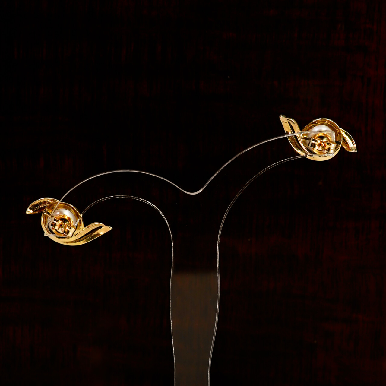 14ct Yellow Gold Pearl Stud Earrings – 6.2mm Pearls - Flowing Design #67779 14ct Yellow Gold Pearl Stud Earrings – 6.2mm Pearls - Flowing Design #67779 - Image 4