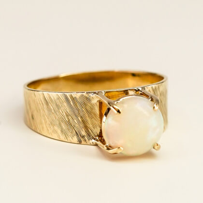 Vintage 9ct Yellow Gold Solid Opal Ring – Size N - Textured Band #67783